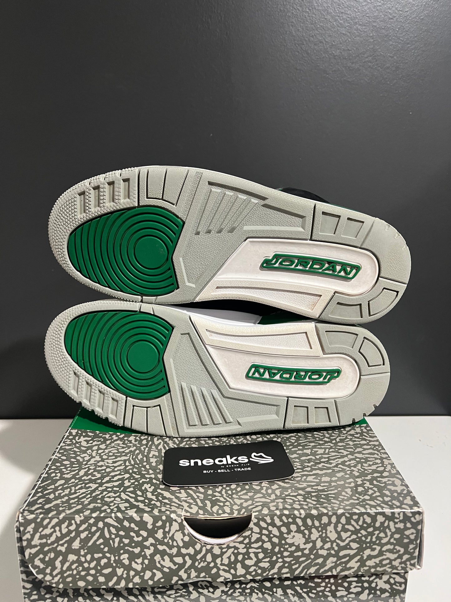 USED Air Jordan 3 Retro Pine Green CT8532-030 SIZE 7.5M OG ALL AG25-194