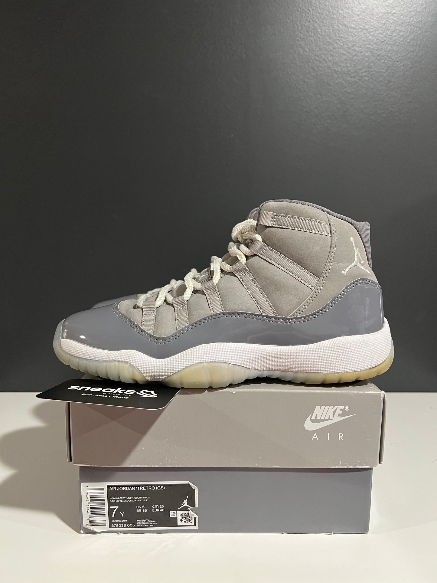 USED Air Jordan 11 Retro GS Cool Grey 2021 378038-005 SIZE 7Y OG ALL JY25-258