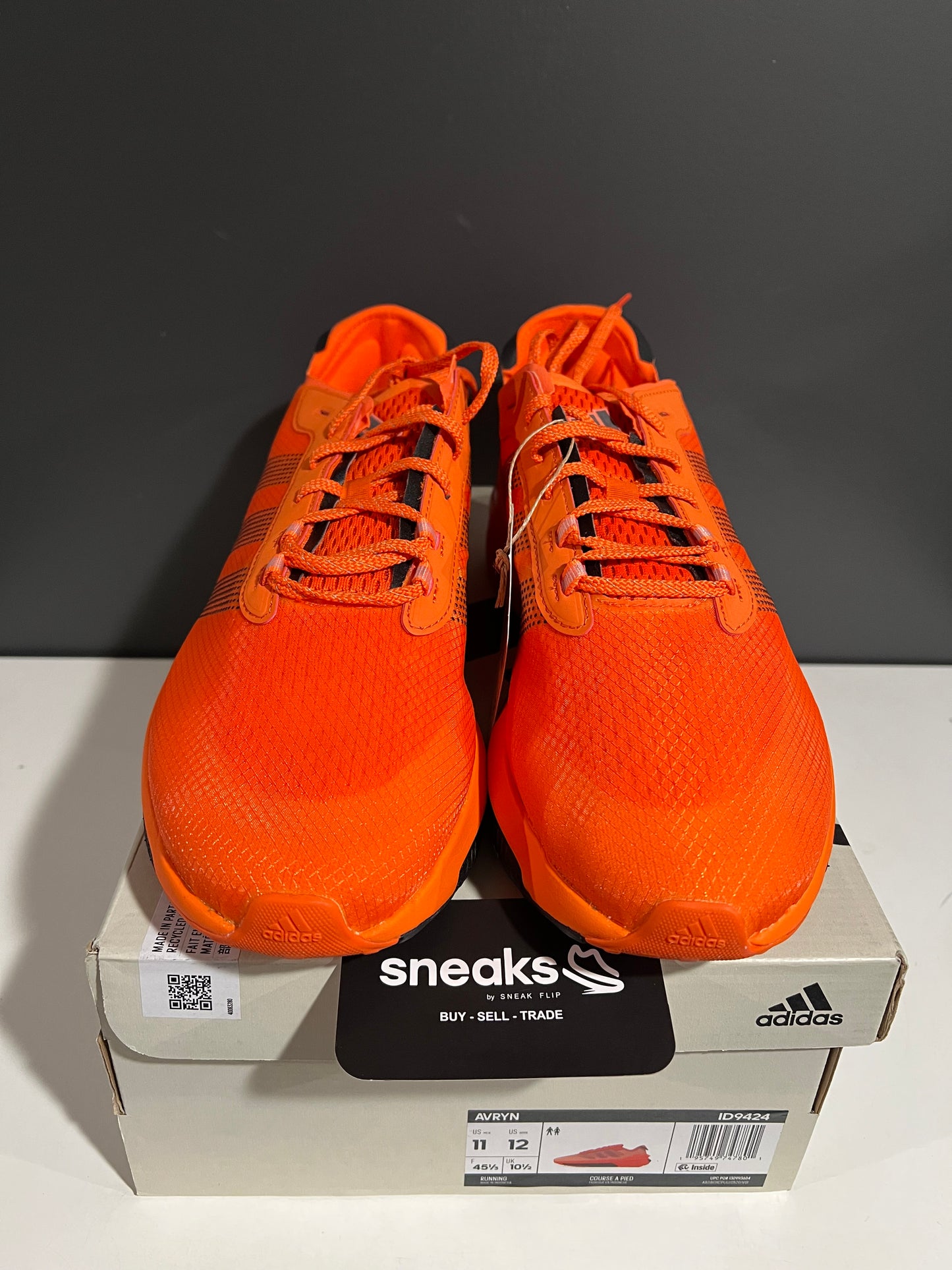NEW Avryn Orange Black ID9424 SIZE 11M OG ALL AG25-292