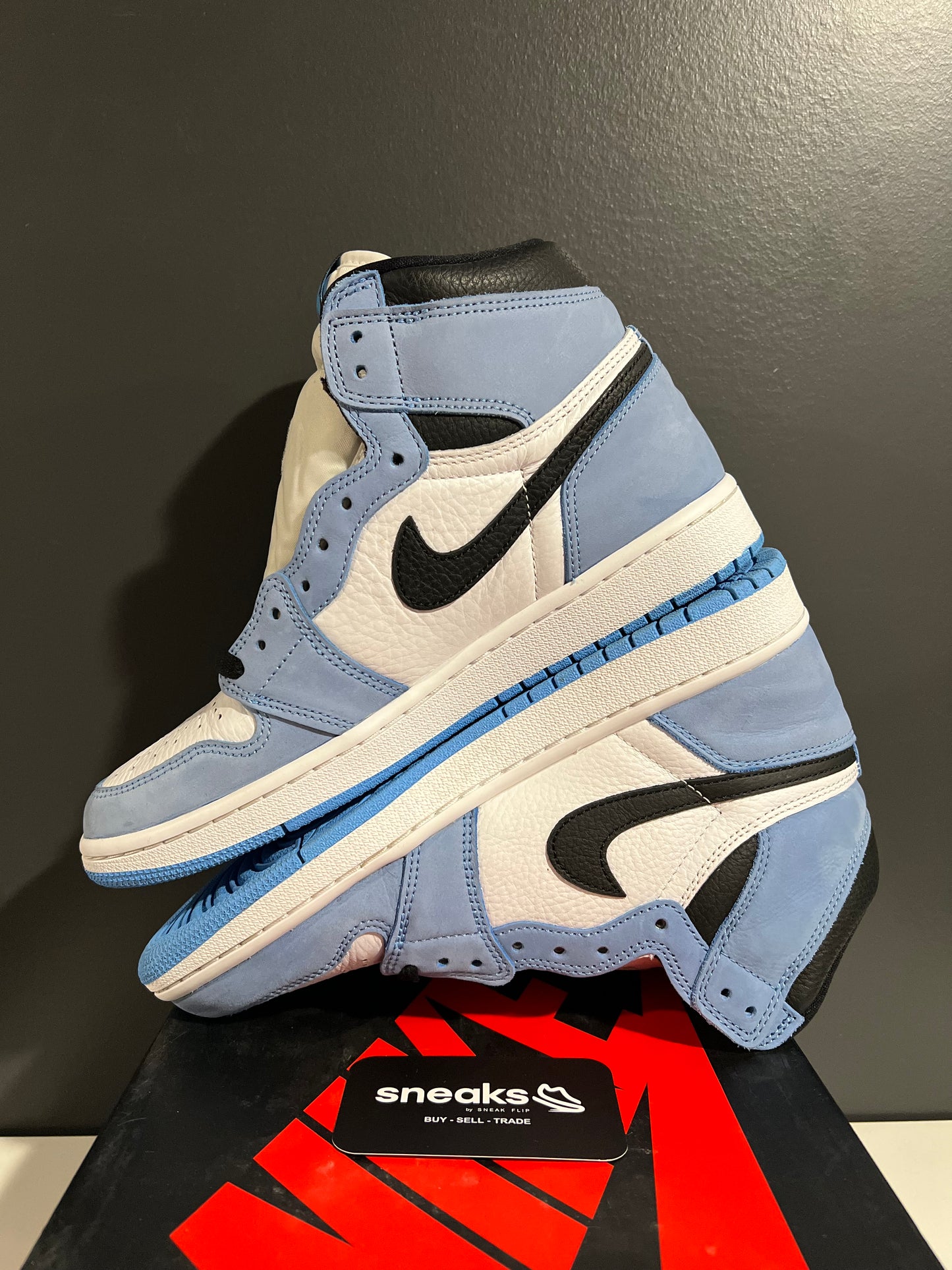USED Air Jordan 1 Retro High OG University Blue 555088-134 SIZE 8.5M OG ALL