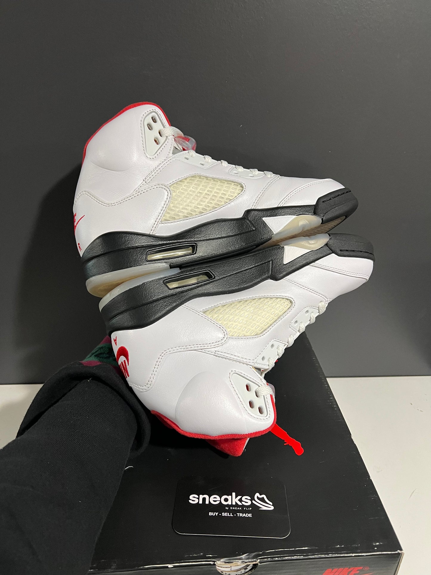 USED Air Jordan 5 Retro White Fire Red 2020 DA1911-102 SIZE 8M OG ALL SP25-119