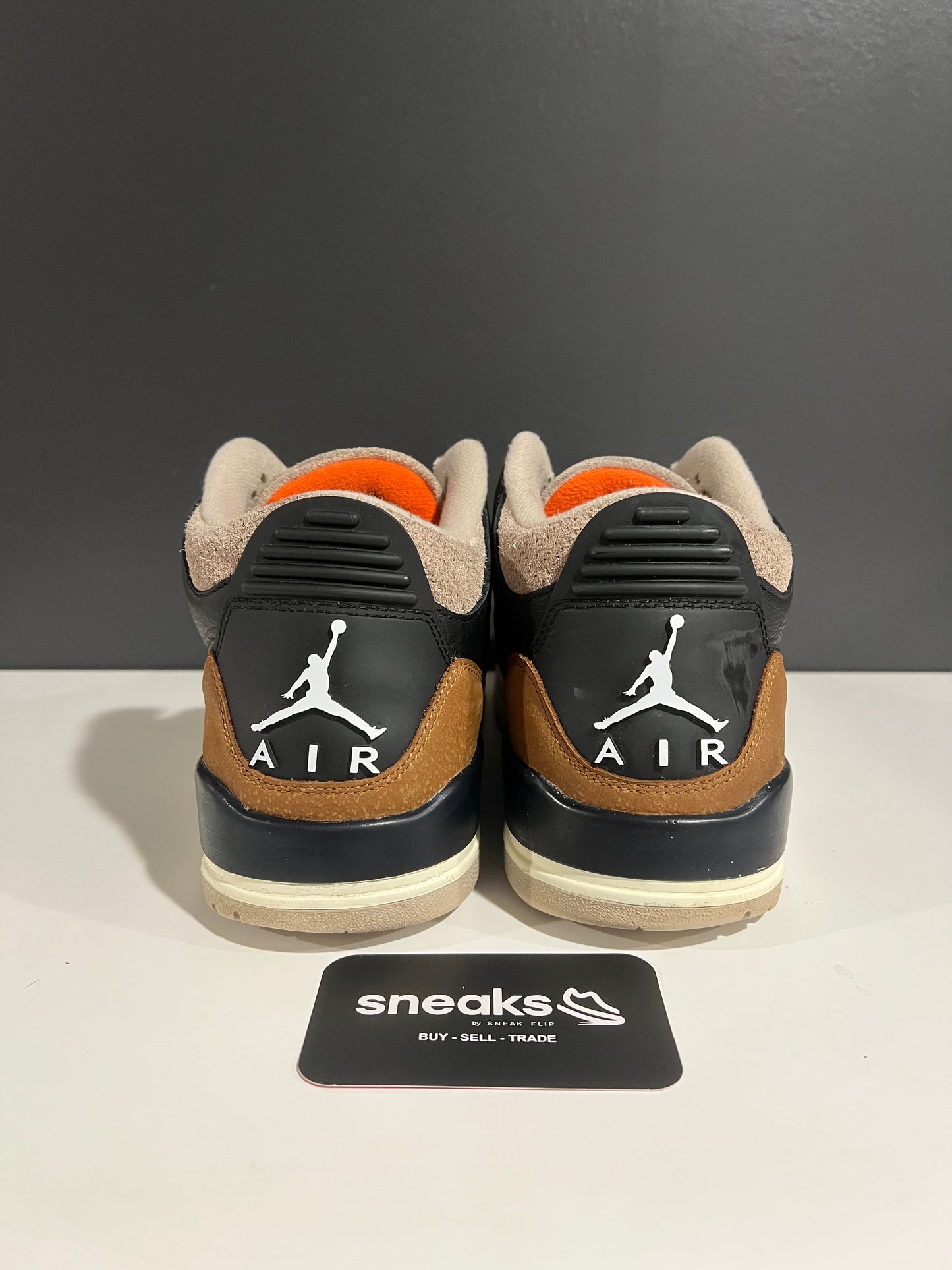 USED Air Jordan 3 Retro Desert Elephant CT853-008 SIZE 9M NO BOX