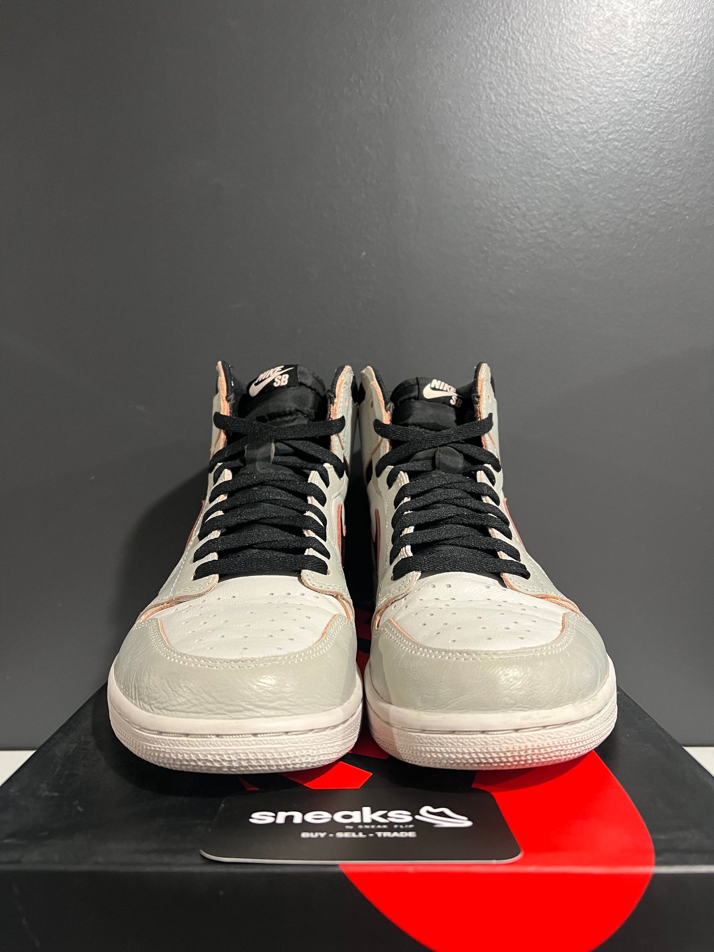 USED Air Jordan 1 Retro High SB NYC to Paris CD6578-006 SIZE 10.5M OG ALL AG25-284