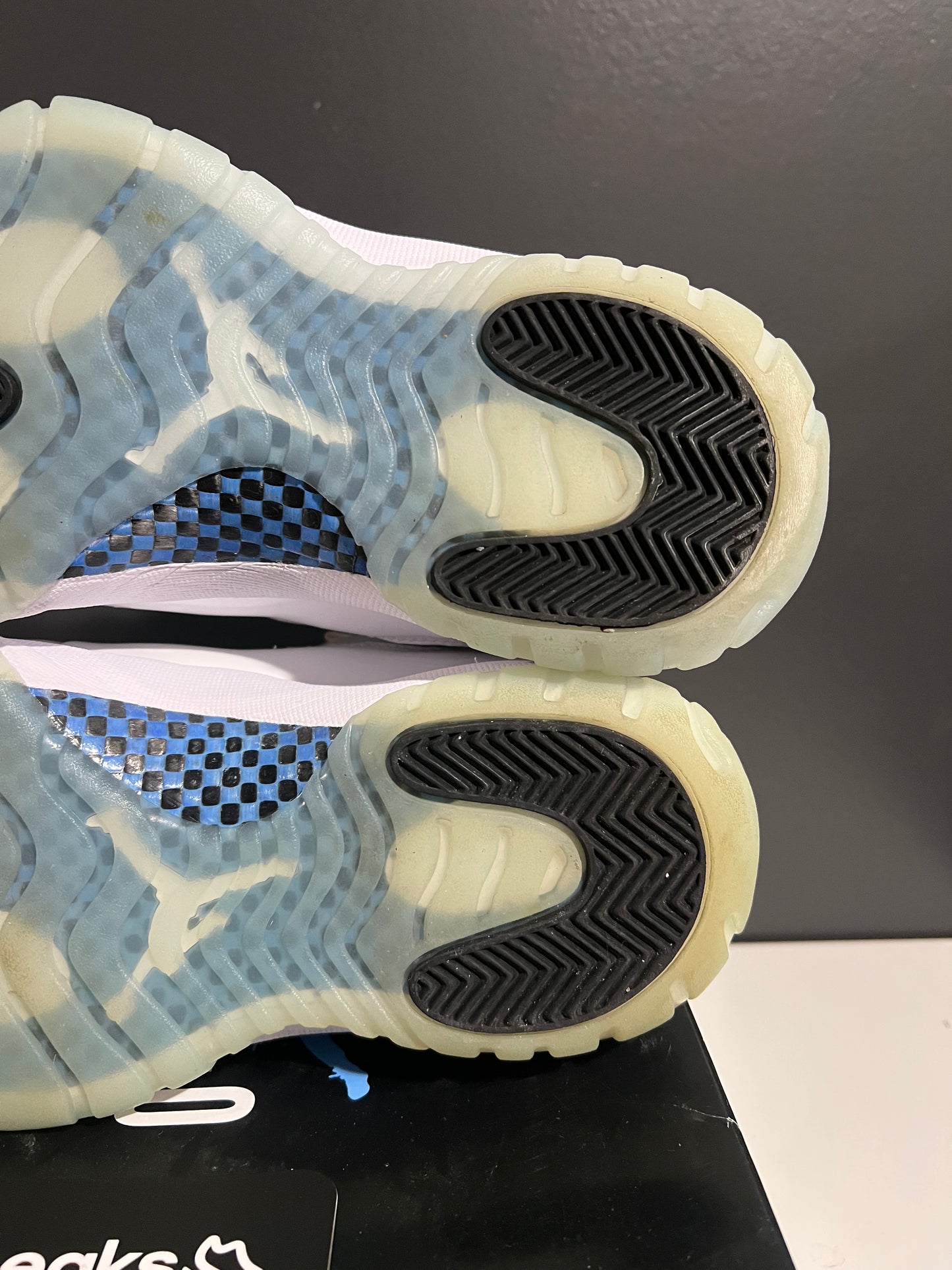 USED Air Jordan 11 Retro Low Legend Blue AV2187-117 SIZE 9M OG ALL AG25-317