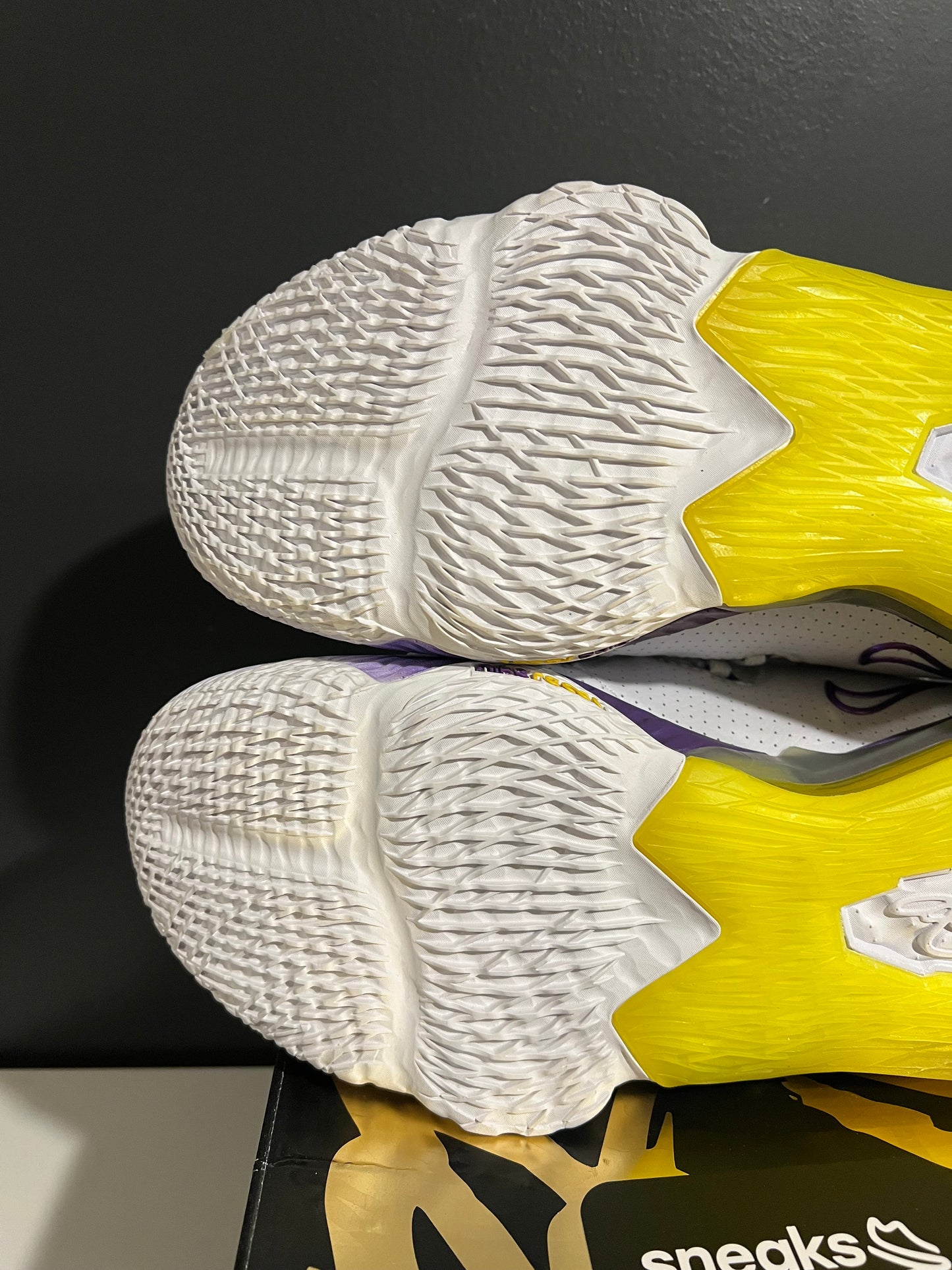 NEW Nike LeBron 17 Low Lakers CD5007-102 SIZE 11M OG ALL JY25-214