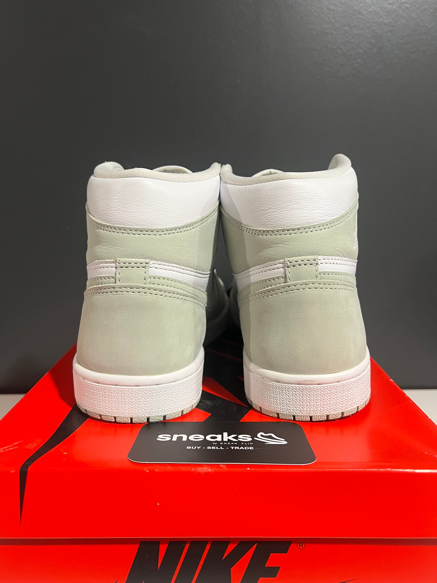 USED Wmns Air Jordan 1 Retro High OG Seafoam CD0461-002 SIZE 9M OG ALL