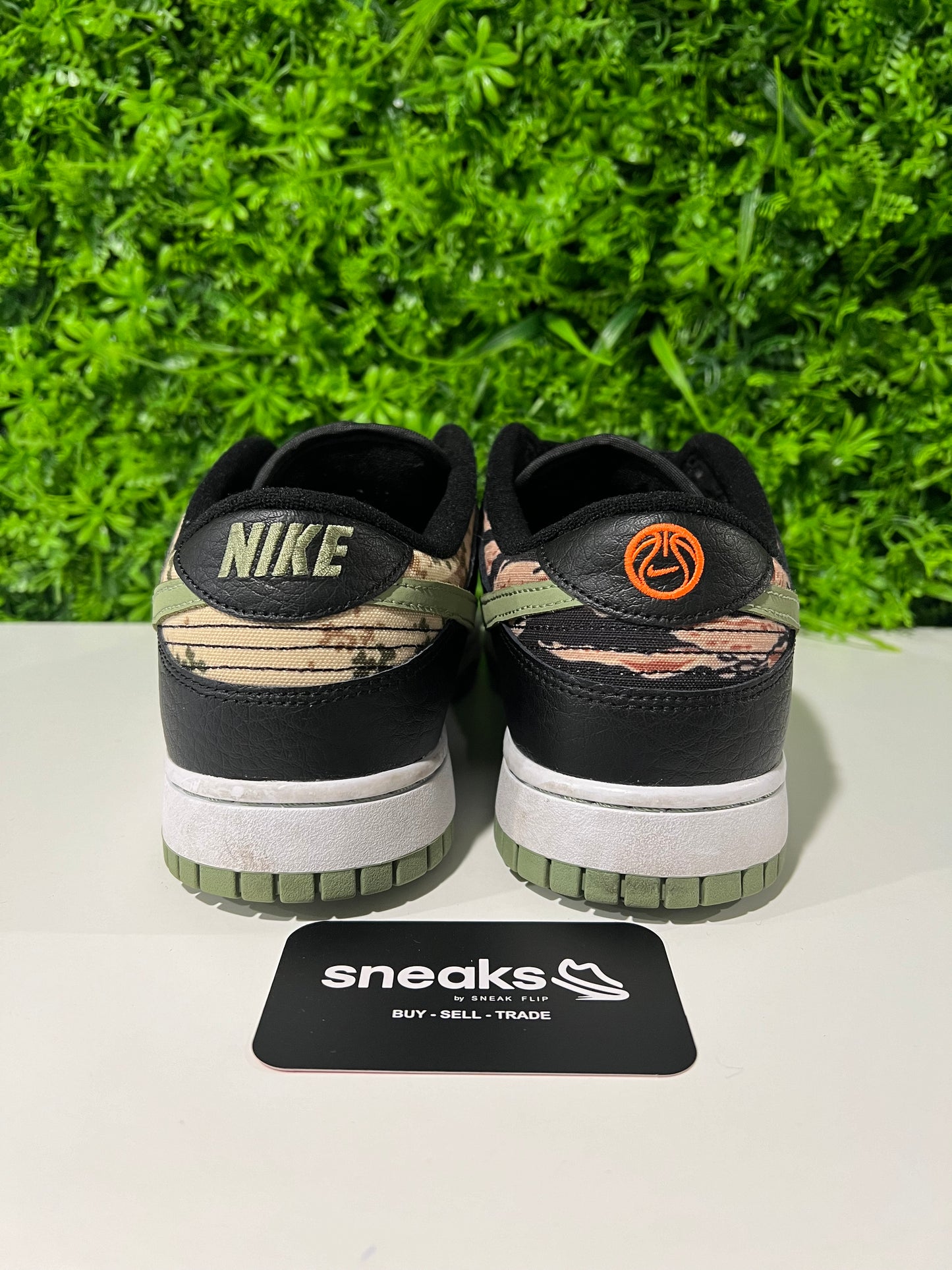USED Dunk Low SE Black Multi-Camo DH0957-001 SIZE 10.5M NO BOX