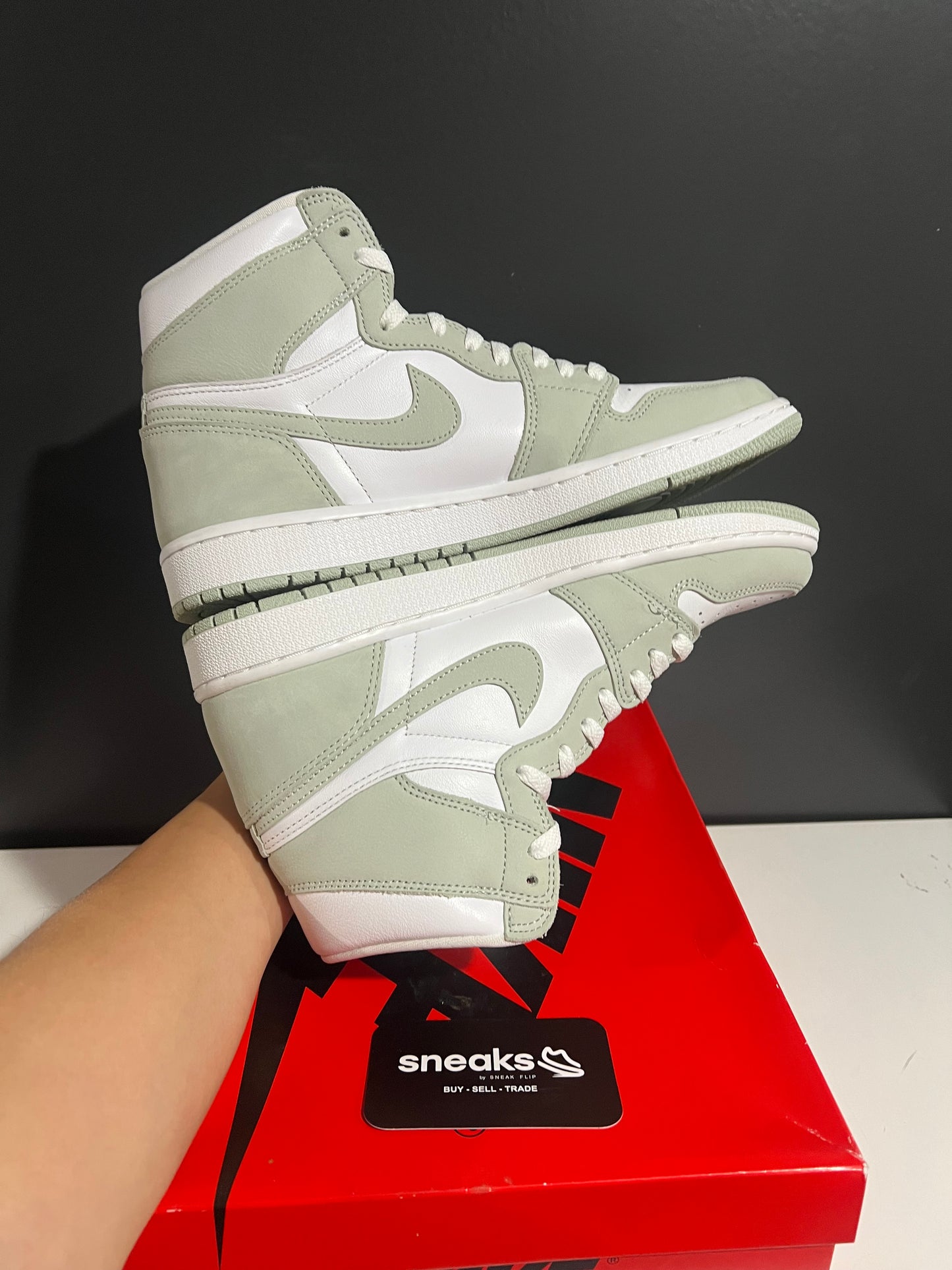 USED Wmns Air Jordan 1 Retro High OG Seafoam CD0461-002 SIZE 9M OG ALL