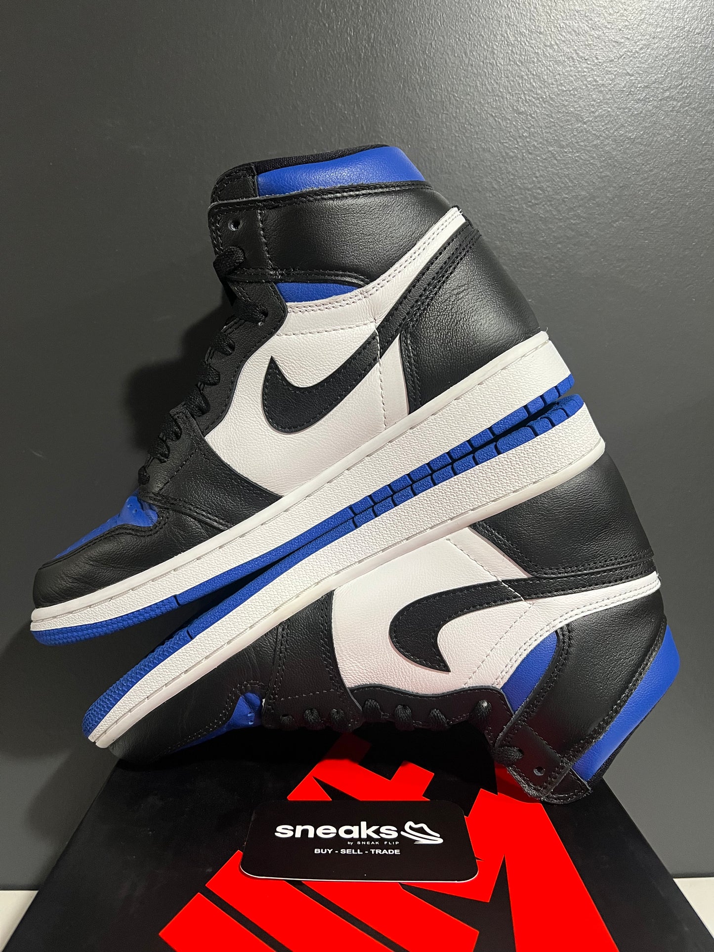 USED Air Jordan 1 Retro High OG Royal Toe 555088-041 SIZE 8M OG ALL AG25-246