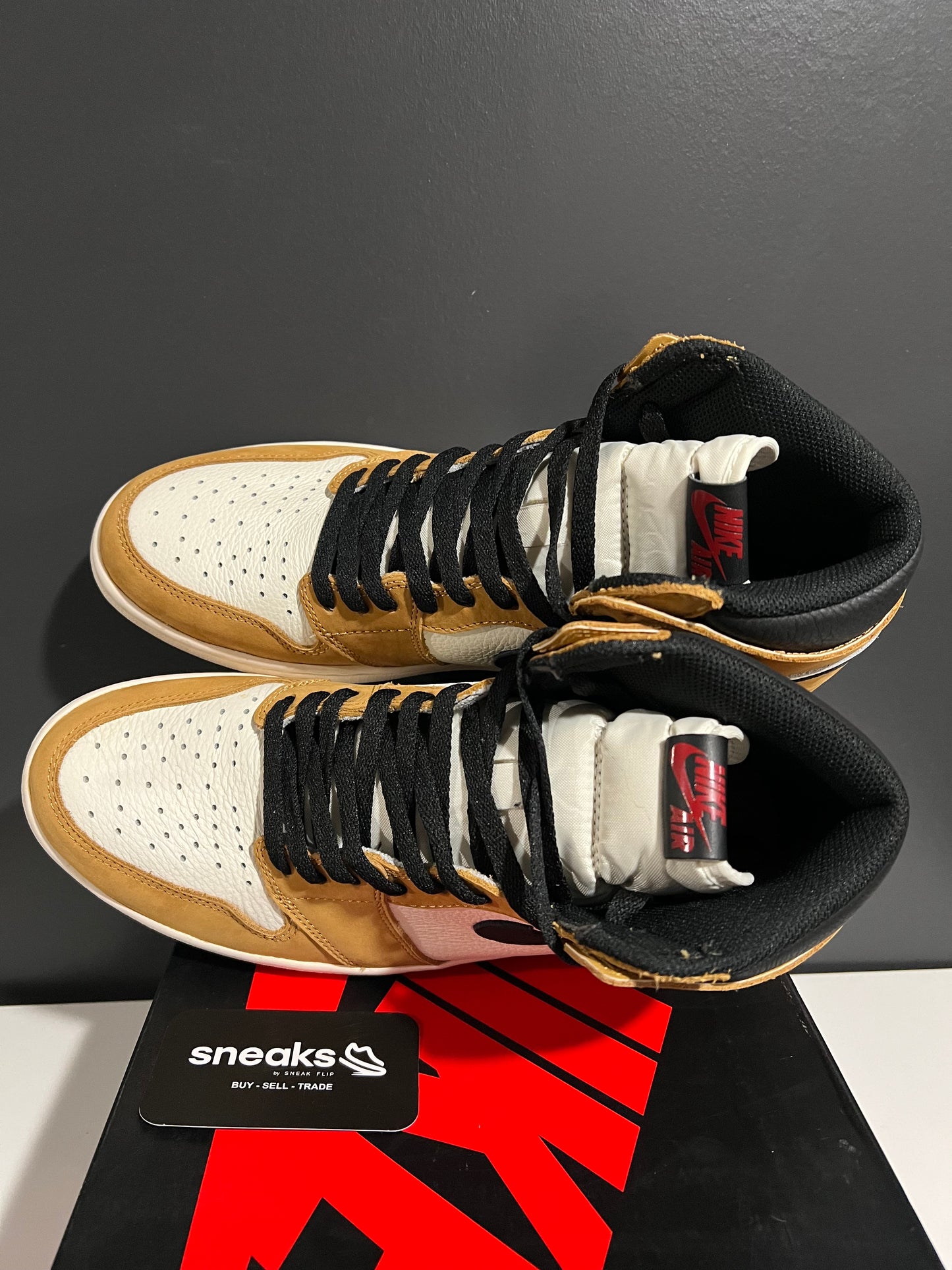 USED Air Jordan 1 Retro High OG Rookie of the Year 555088-700 SIZE 11.5M OG ALL SP25-102