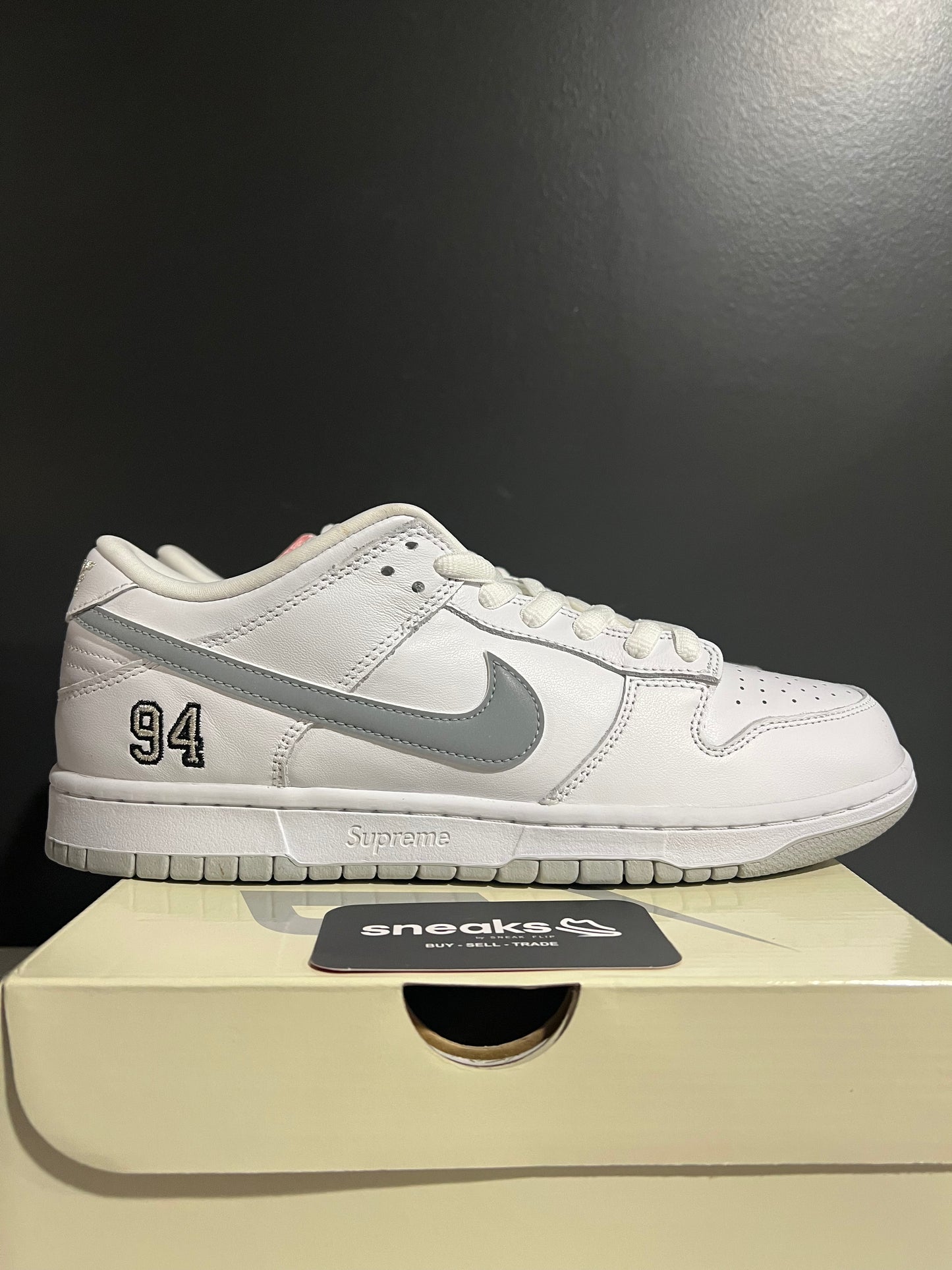 NEW Supreme x Dunk Low SB White Metallic Silver HQ8487-100 SIZE OG ALL