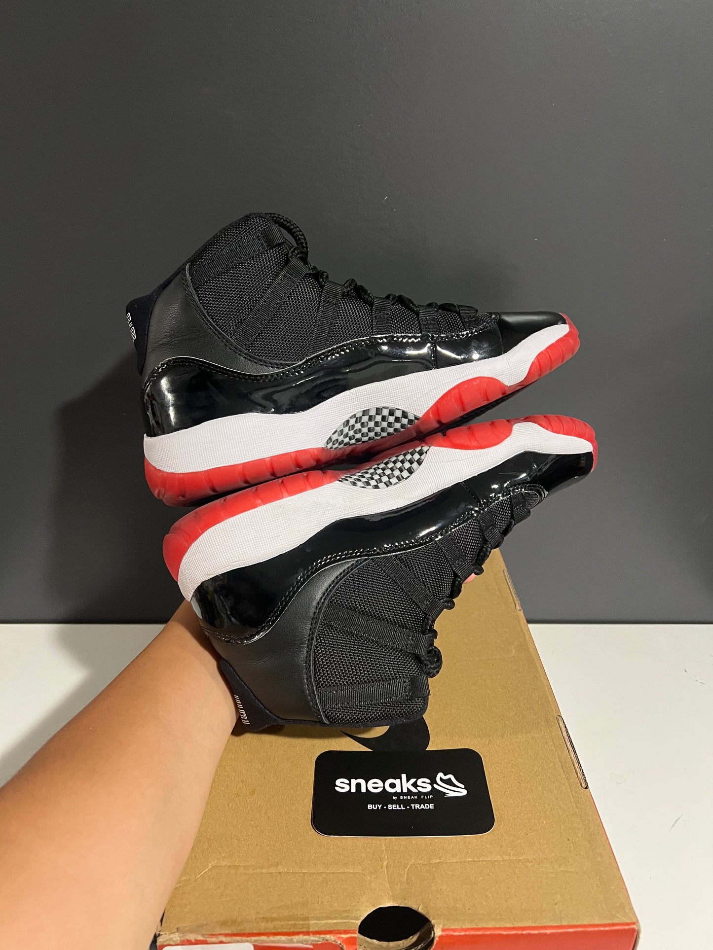 USED Air Jordan 11 Retro GS Bred 2019 378038-061 SIZE 7Y OG ALL AG25-195