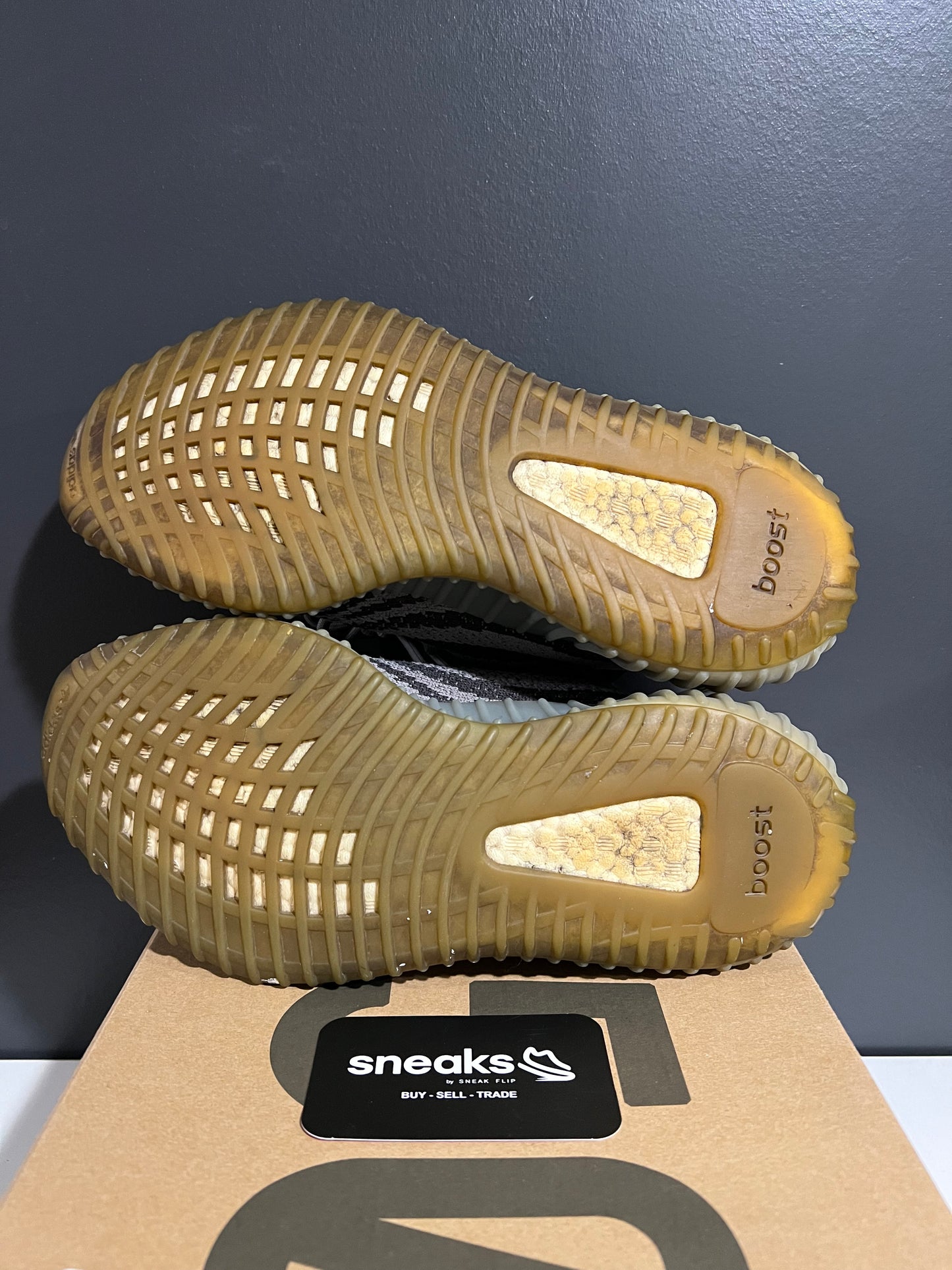 USED Yeezy Boost 350 V2 Beluga 2.0 AH2203 SIZE 8M OG ALL AG25-248
