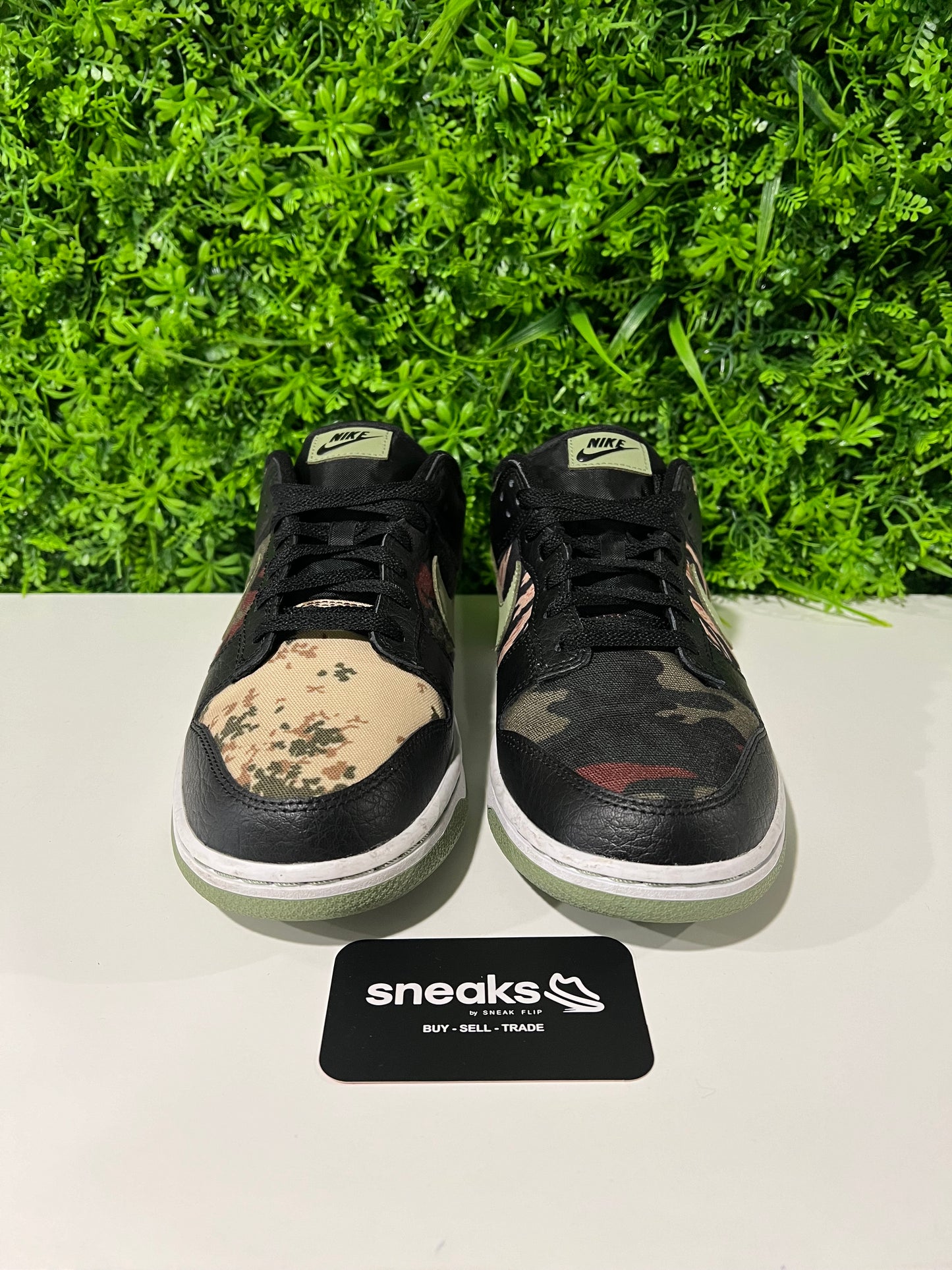 USED Dunk Low SE Black Multi-Camo DH0957-001 SIZE 10.5M NO BOX