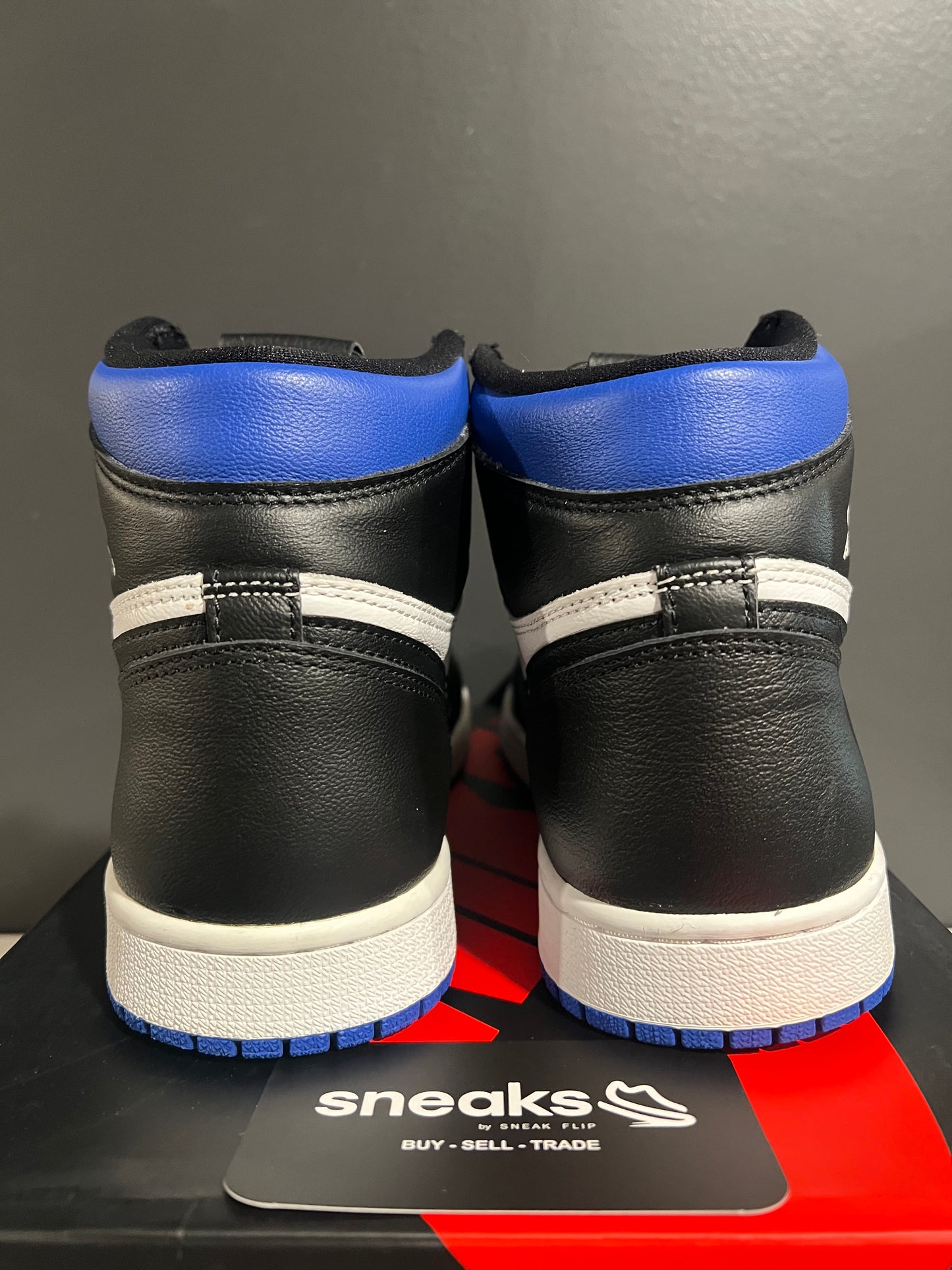 USED Air Jordan 1 Retro High OG Royal Toe 555088-041 SIZE 8M OG ALL AG25-246