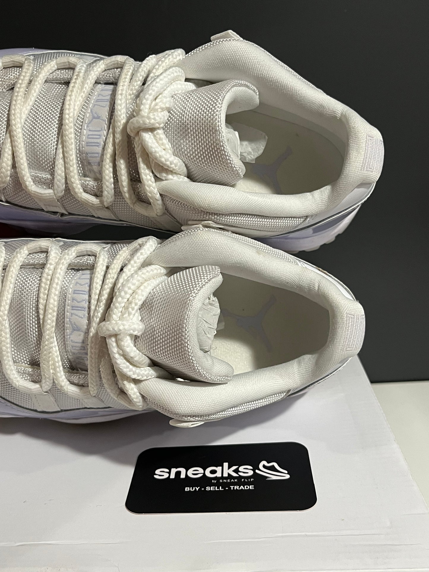 USED Wmns Air Jordan 11 Retro Low Pure Violet AH7860-101 SIZE 7Y OG ALL