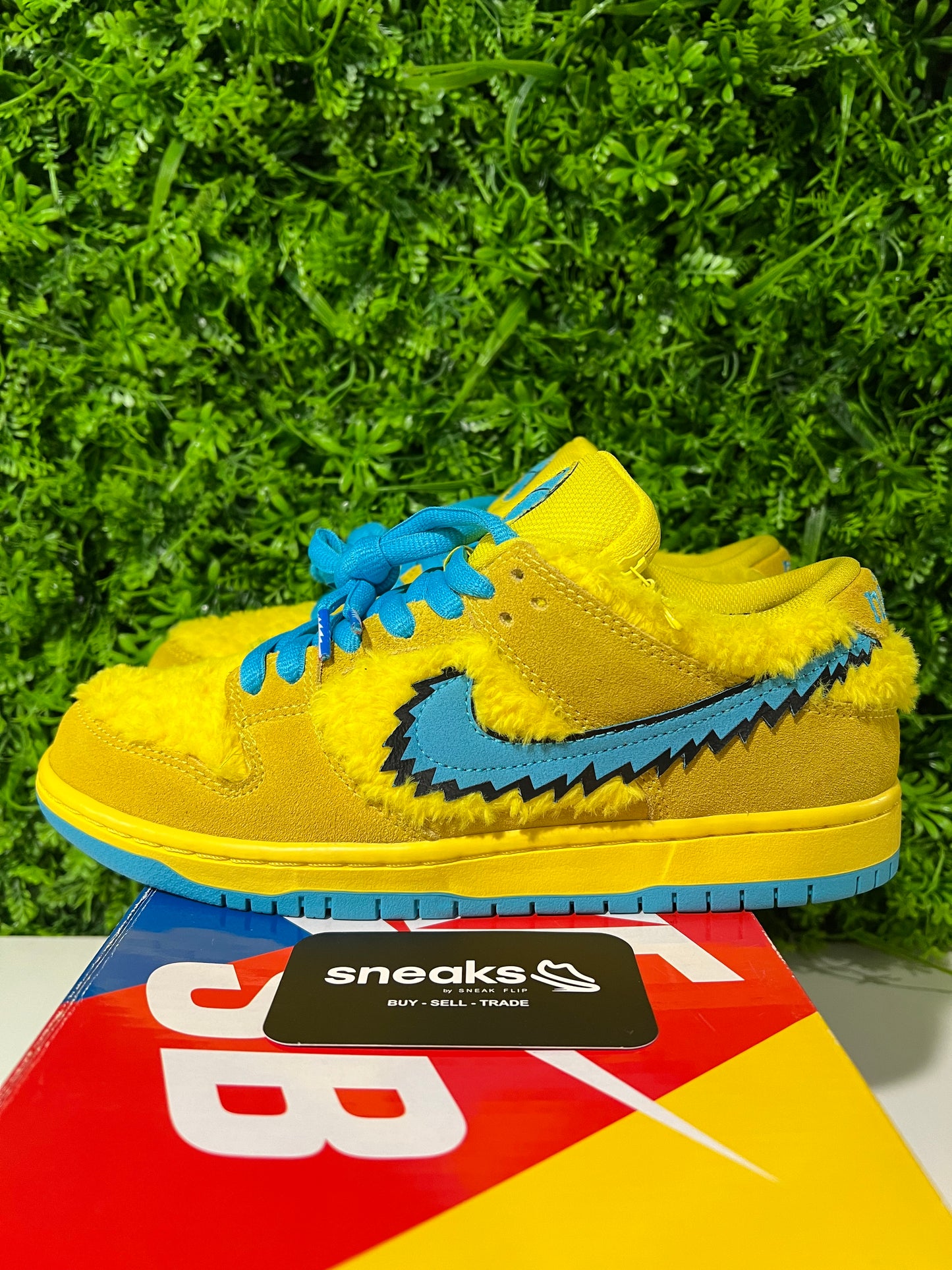USED Grateful Dead x Dunk Low SB Yellow Bear CJ5378-700 SIZE 7.5M OG ALL