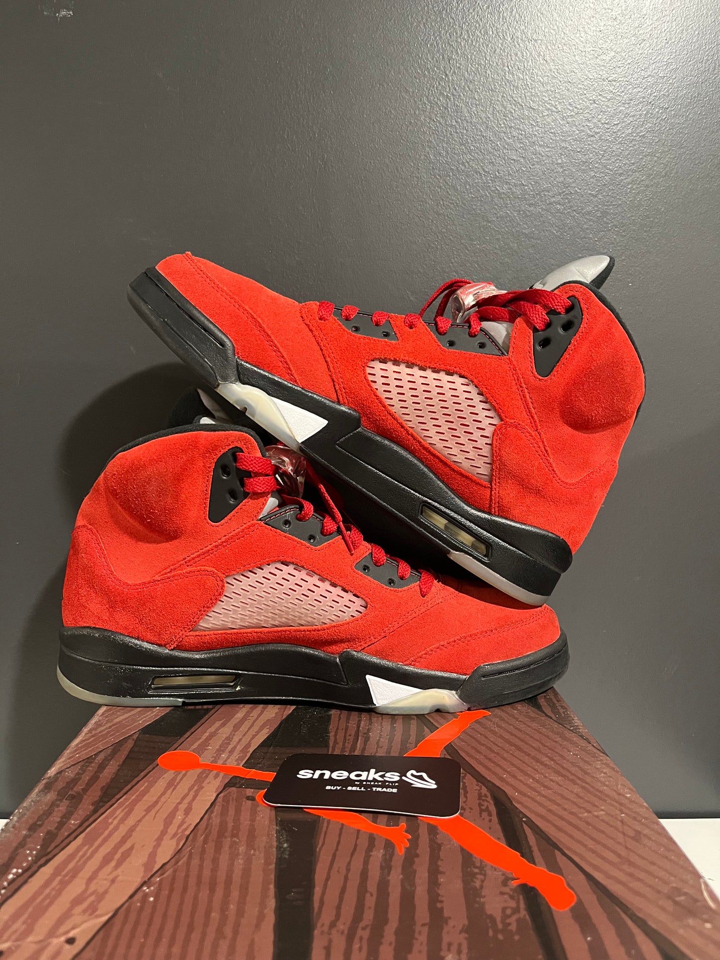 USED Air Jordan 5 Retro Raging Bull 2021 DD0587-600 SIZE 12M OG ALL SP25-147