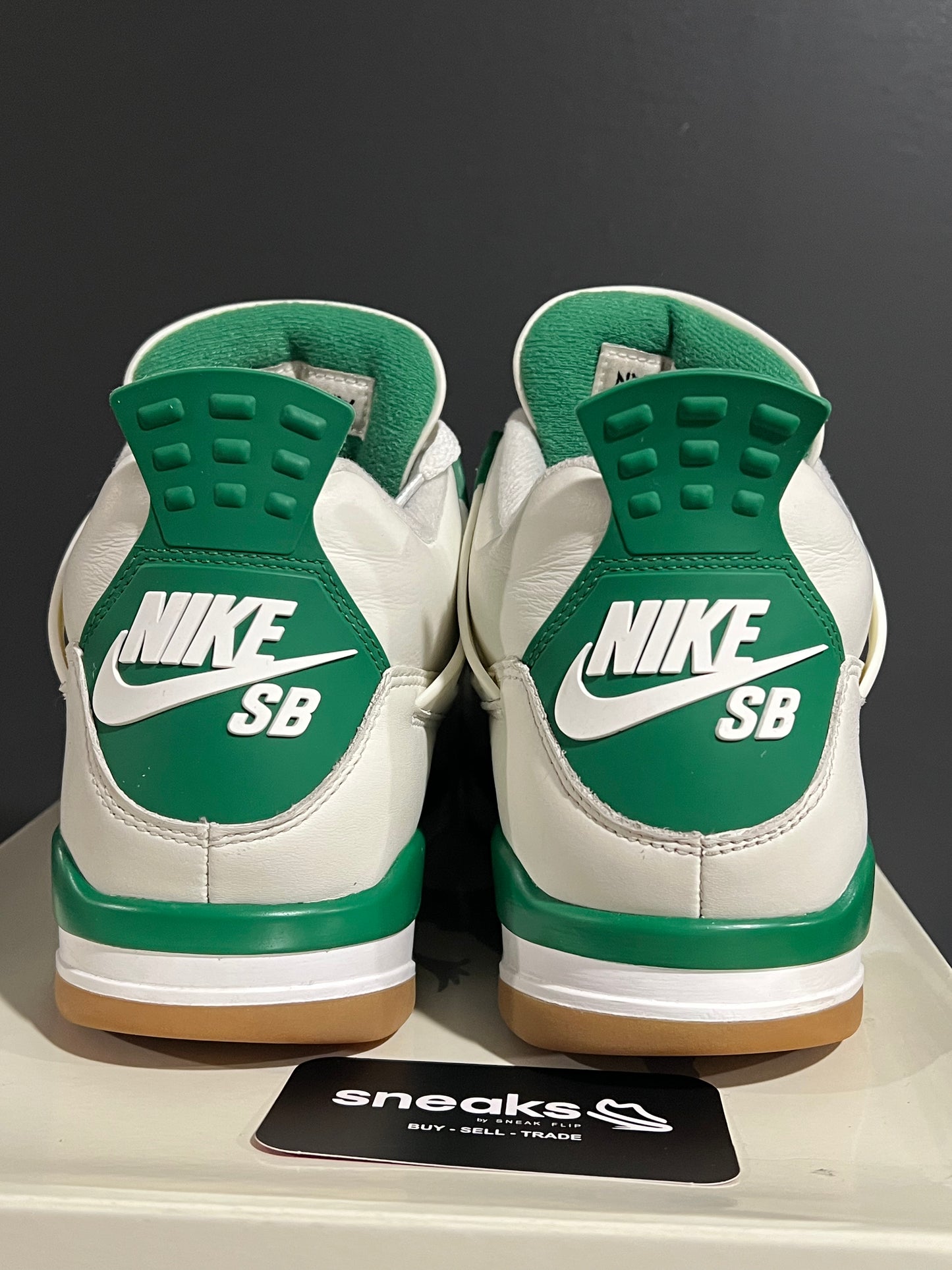 USED Nike SB x Air Jordan 4 Retro SP Pine Green DR5415-103 SIZE 9.5M OG ALL SP25-125