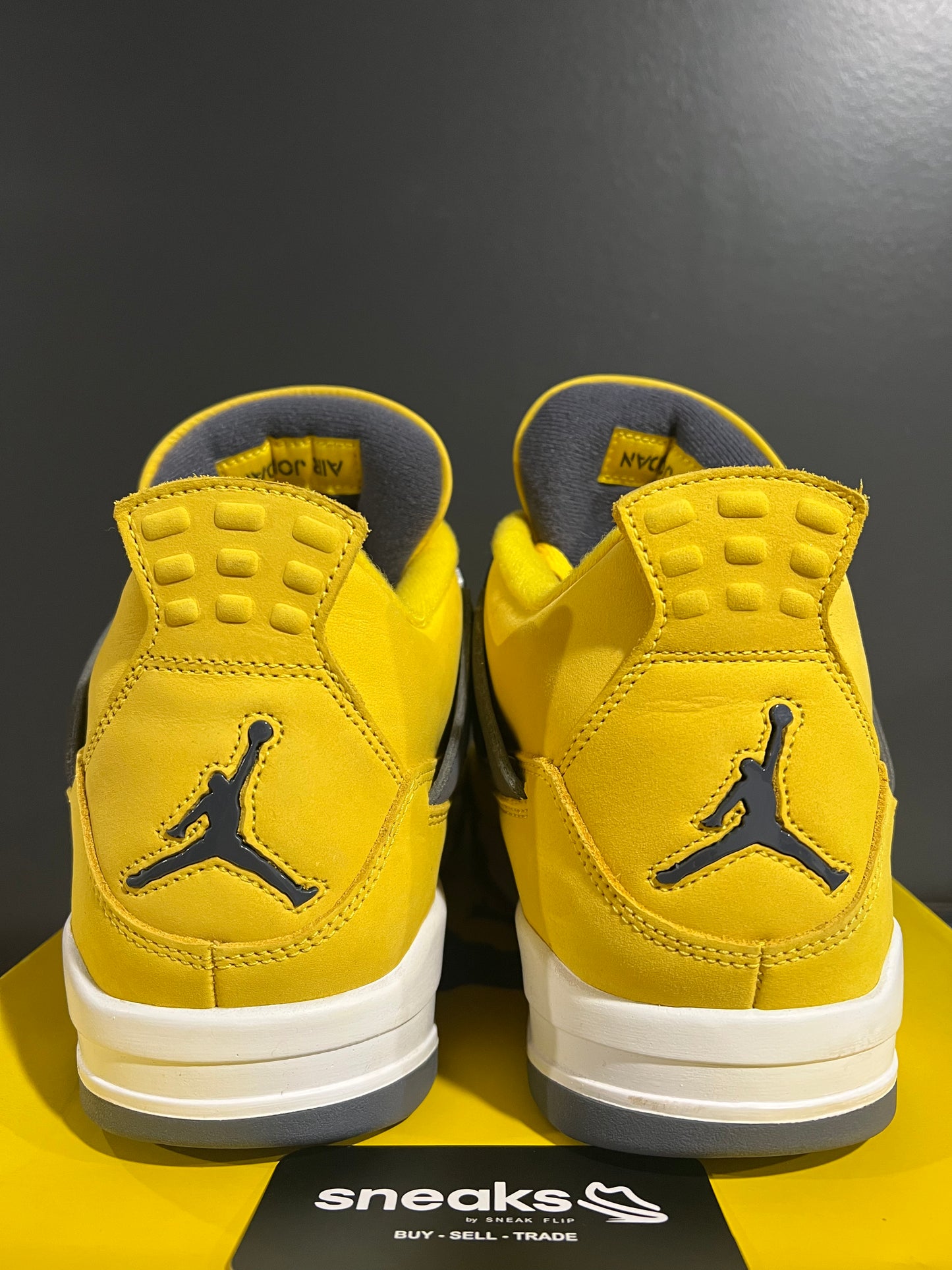 USED Air Jordan 4 Retro Lightning 2021 CT8527-700 SIZE 12M OG ALL SP25-100