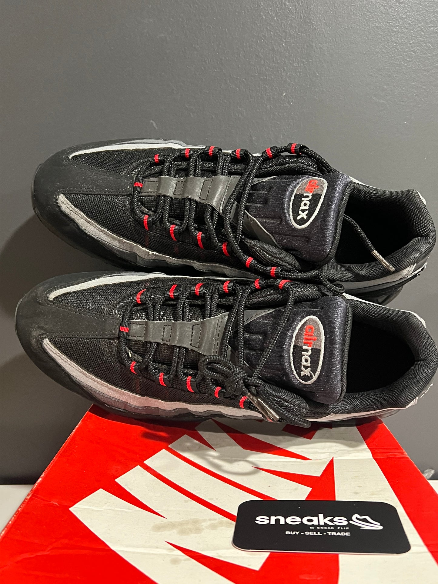 USED Air Max 95 Logo CW7477-001 SIZE 12M OG ALL SP25-146