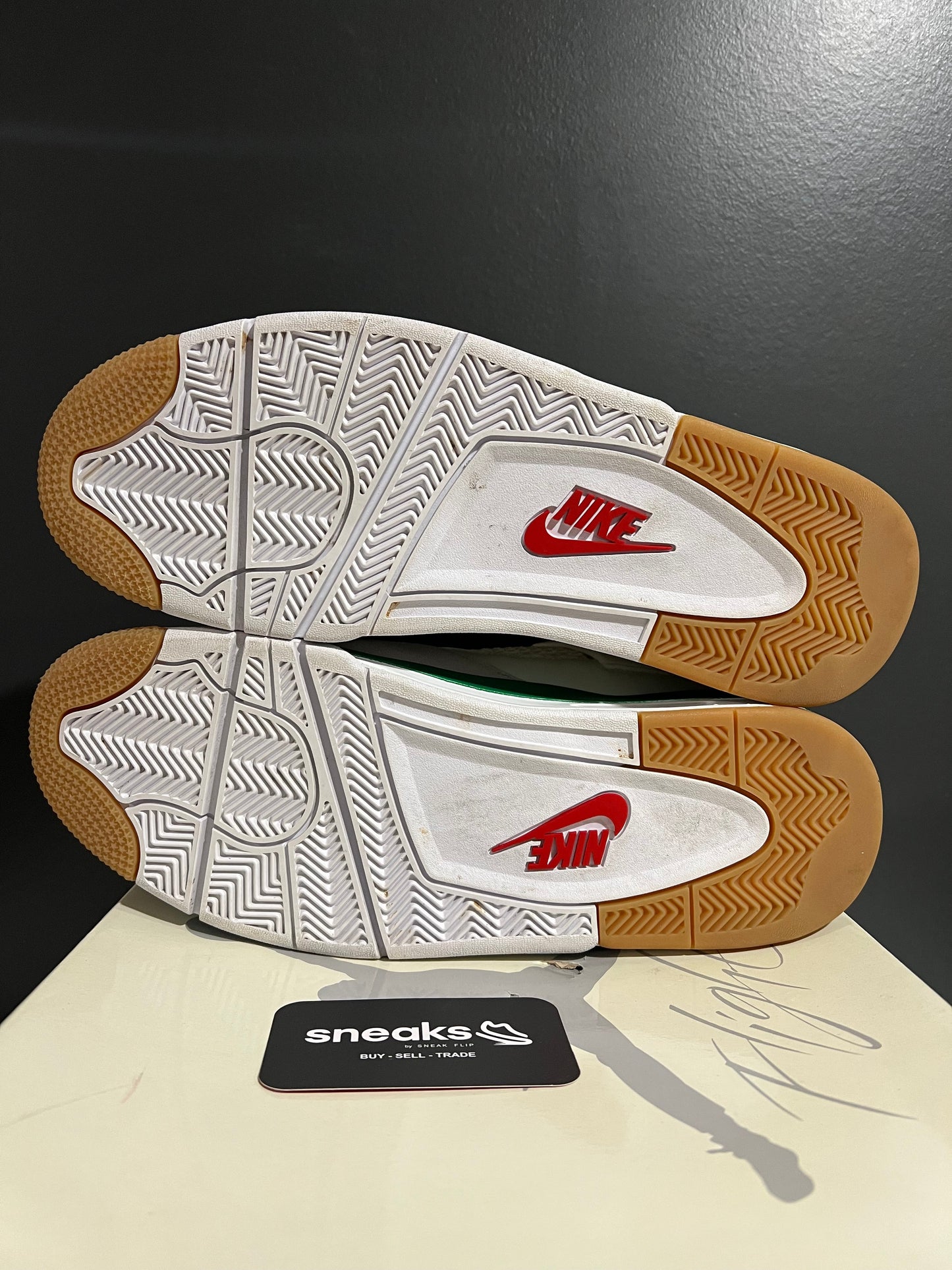 Jordan 4 Retro SB Pine Green - Used