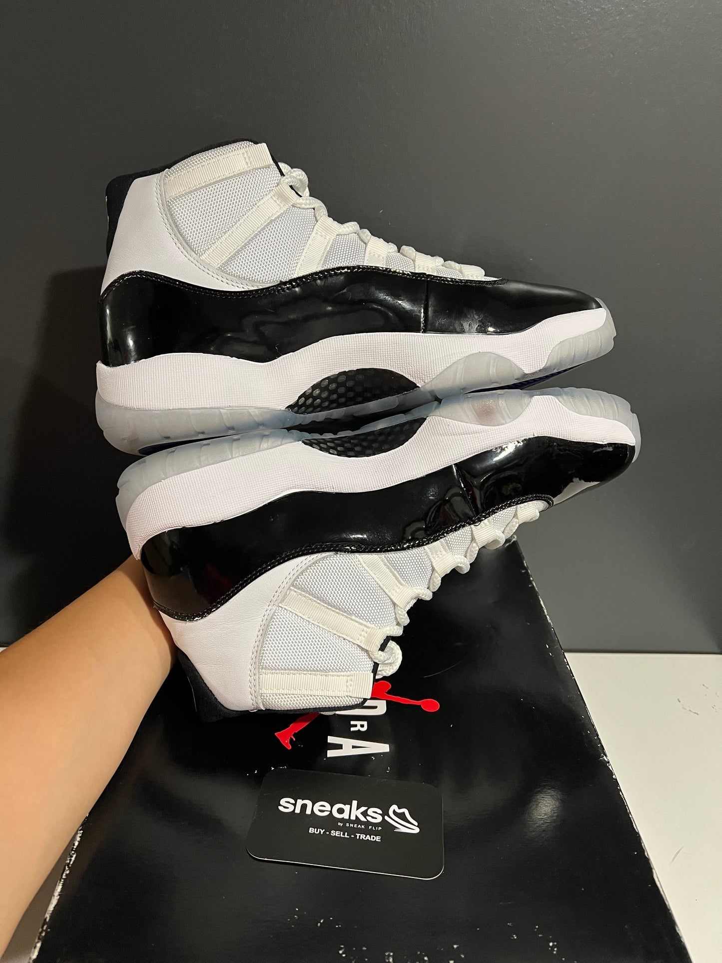 Jordan 11 Retro Concord (2018) - Used