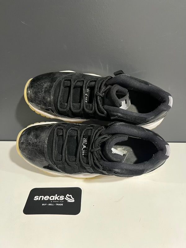 Jordan 11 Retro Low Barons (GS) - USED NO BOX