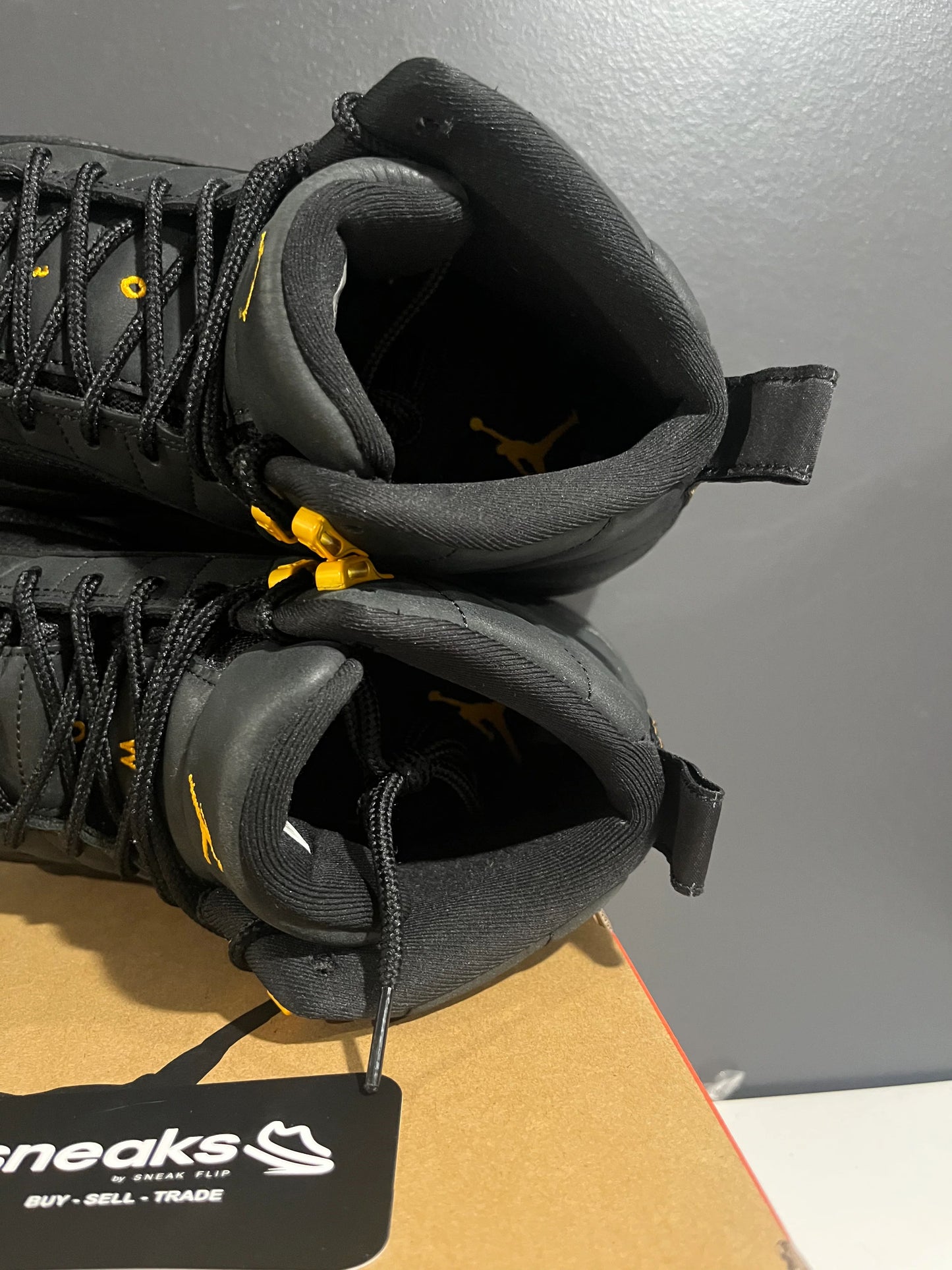 USED SIZE 10M Jordan 12 Retro Black Taxi - Used