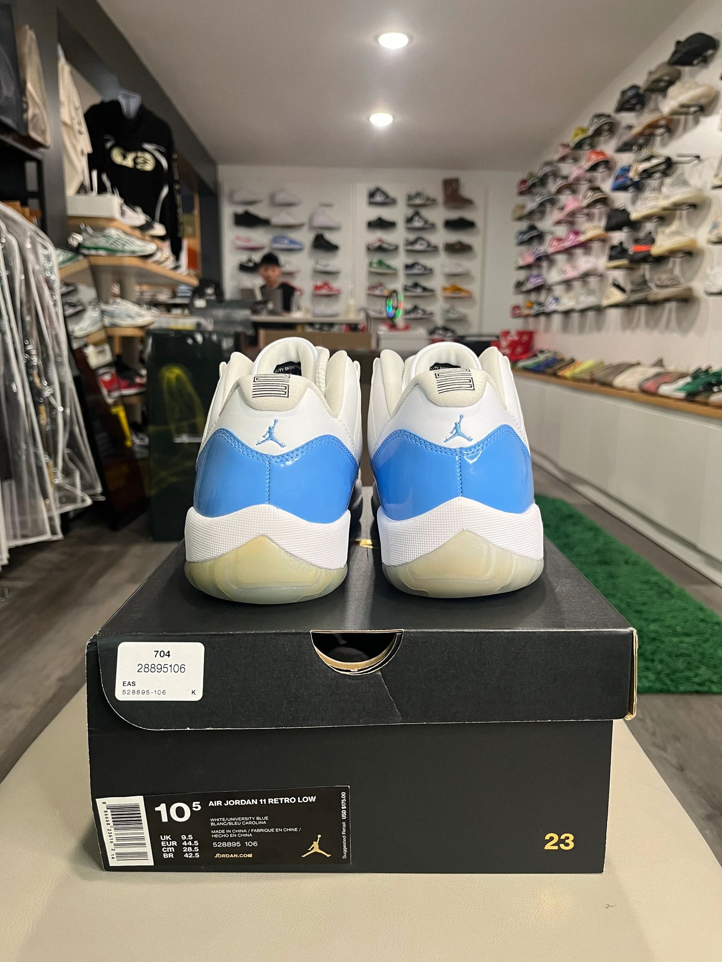 Jordan 11 Retro Low University Blue (2017) - Used