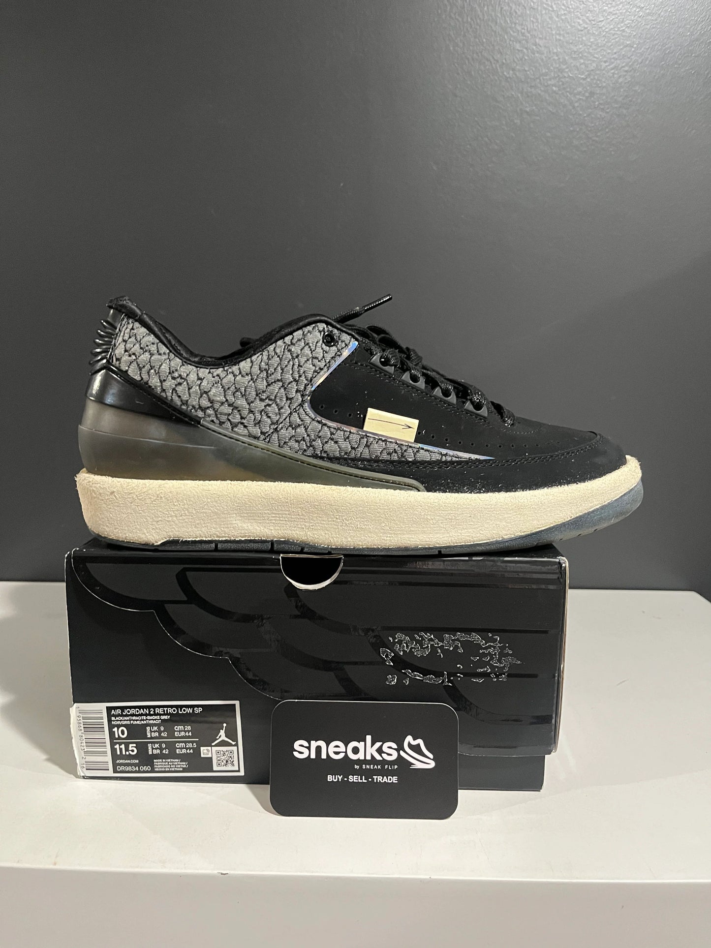 USED SIZE 10M Jordan 2 Retro Low Responsibility - Used