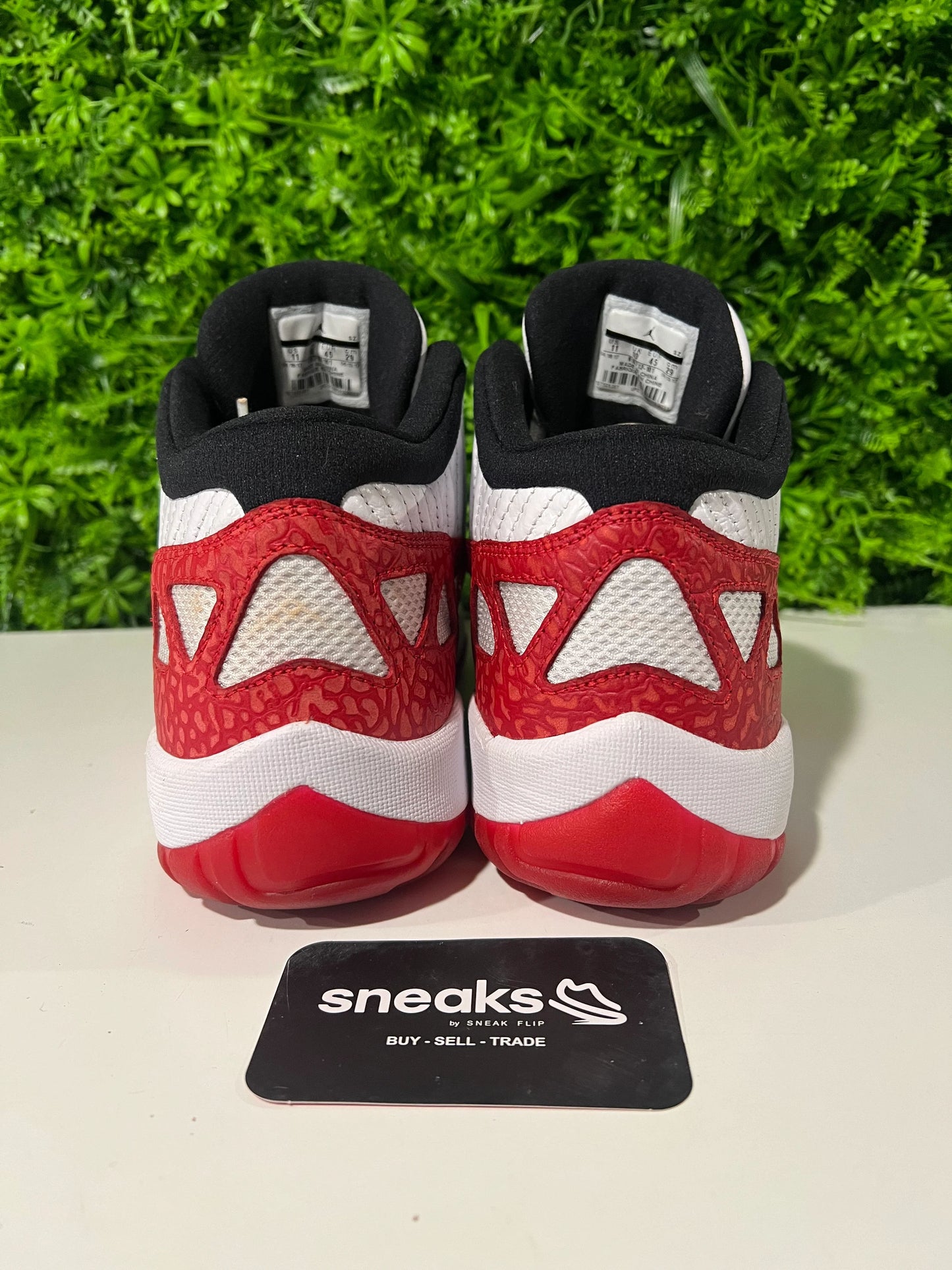 Jordan 11 Retro Low IE White Gym Red - Used