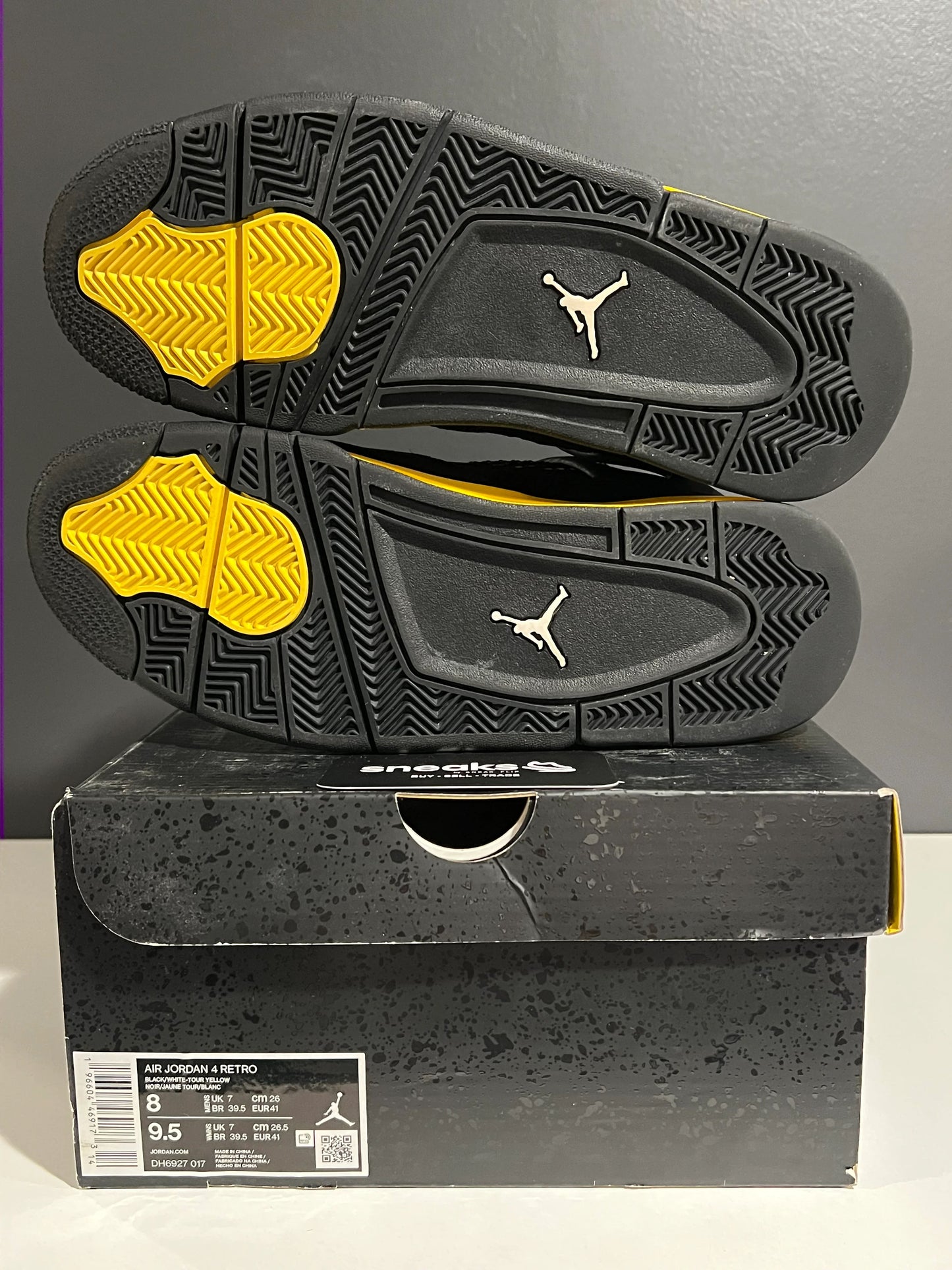 Jordan 4 Retro Thunder (2023) - Used