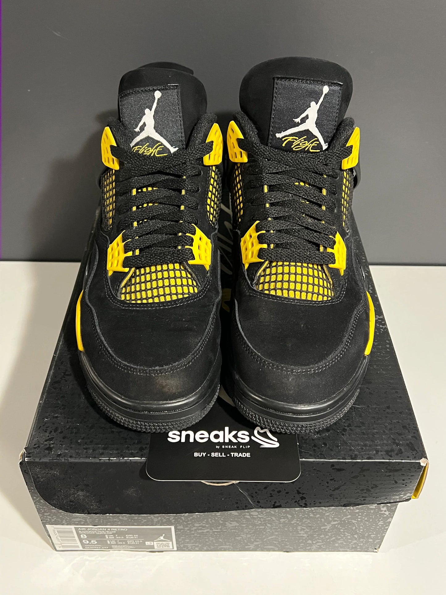 Jordan 4 Retro Thunder (2023) - Used