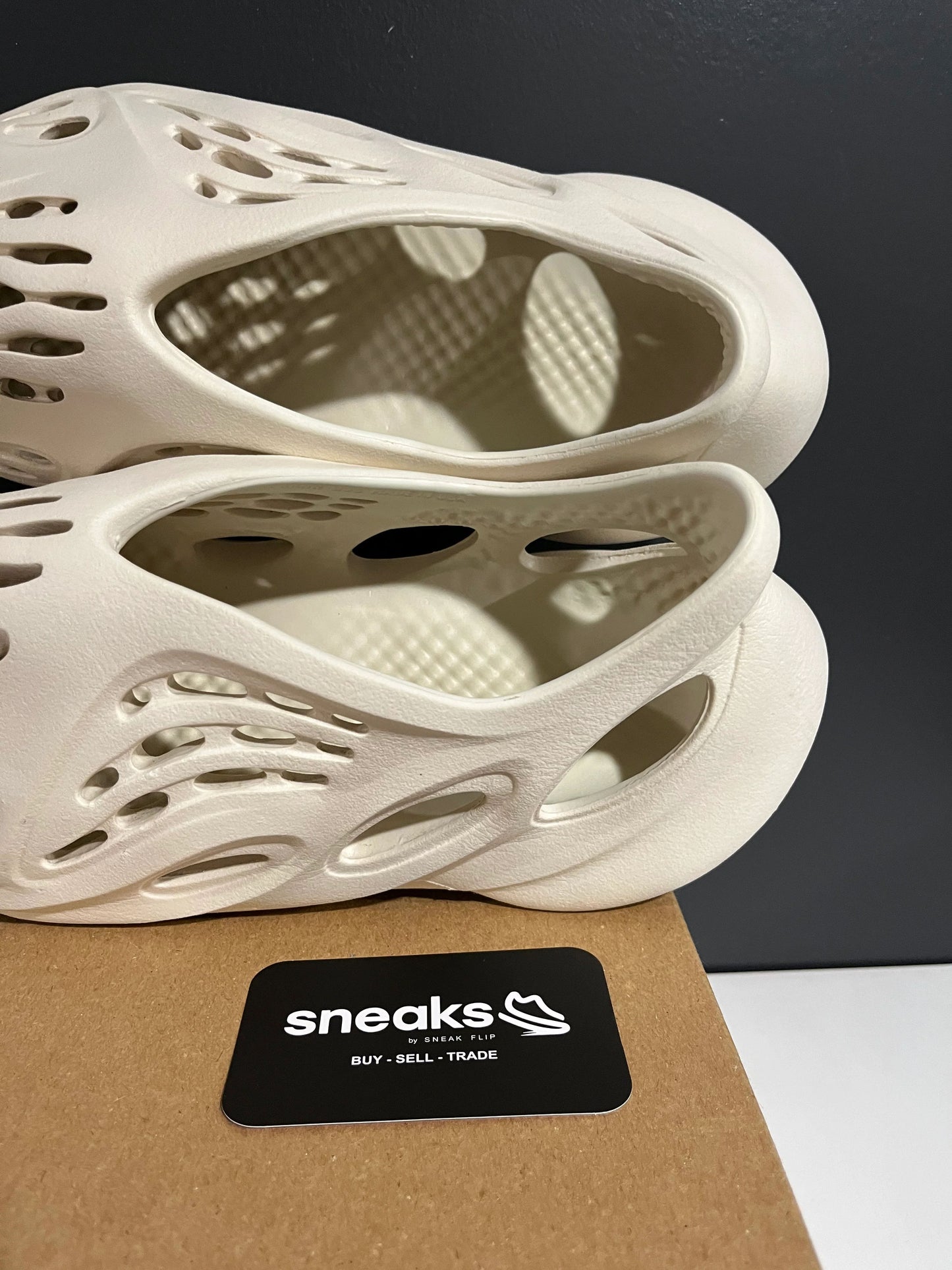 adidas Yeezy Foam RNNR Sand - Used