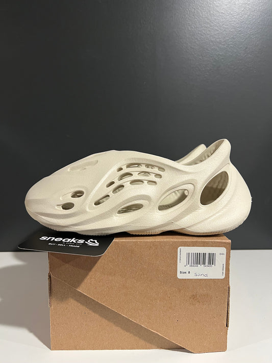 adidas Yeezy Foam RNNR Sand - Used