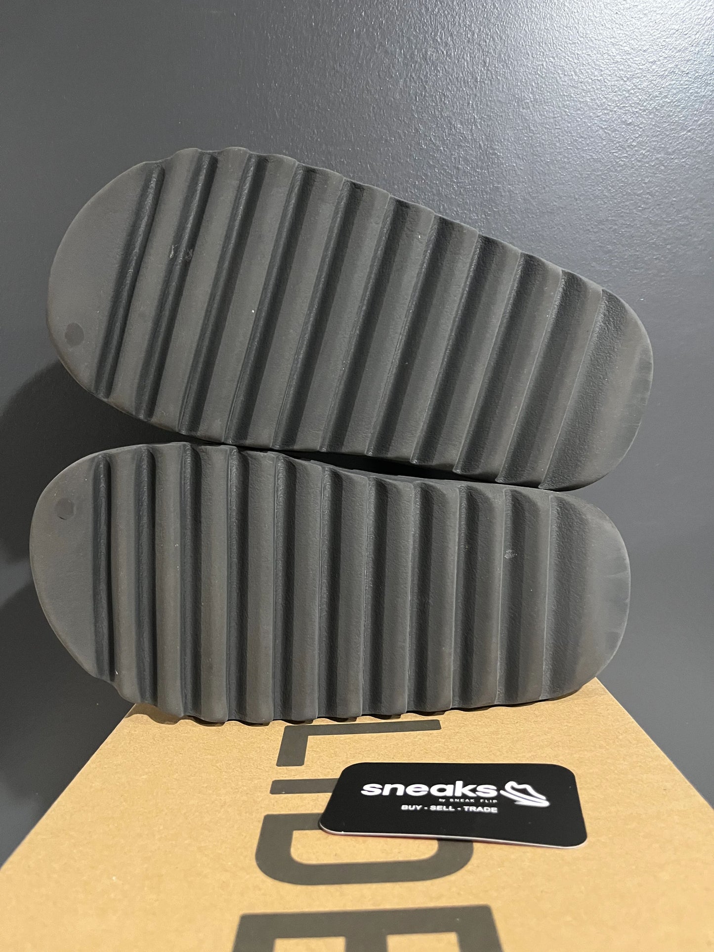 adidas Yeezy Slide Onyx - Used