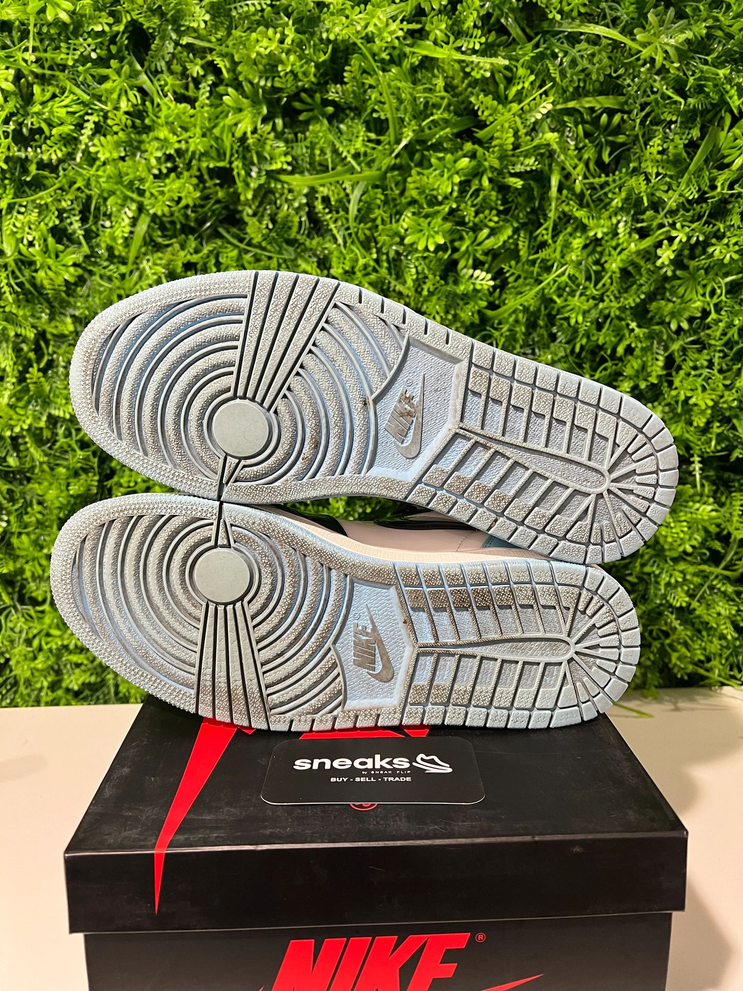 Jordan 1 Retro High UNC Patent (Women's) - Used