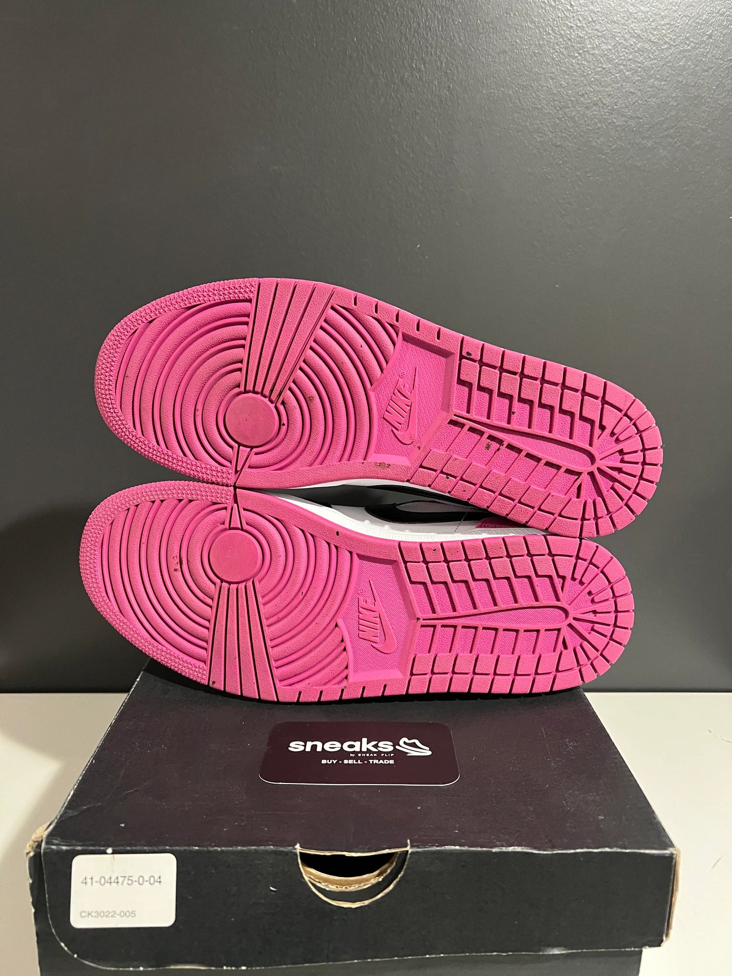 Jordan 1 Low Black Active Fuchsia - Used