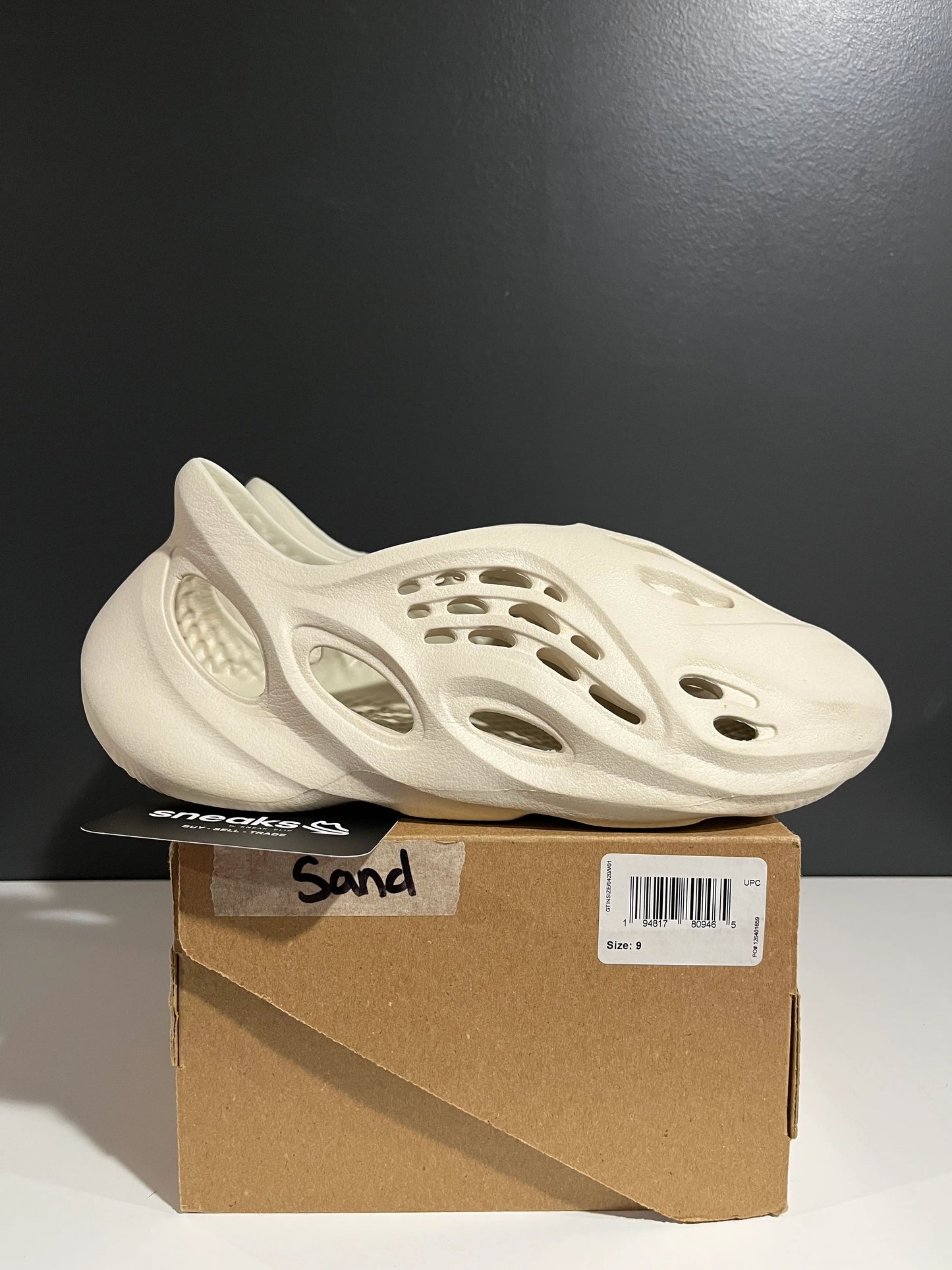 adidas Yeezy Foam RNNR Sand - Used