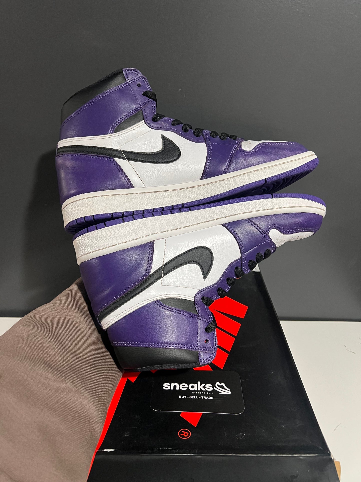 Jordan 1 Retro High Court Purple White - Used