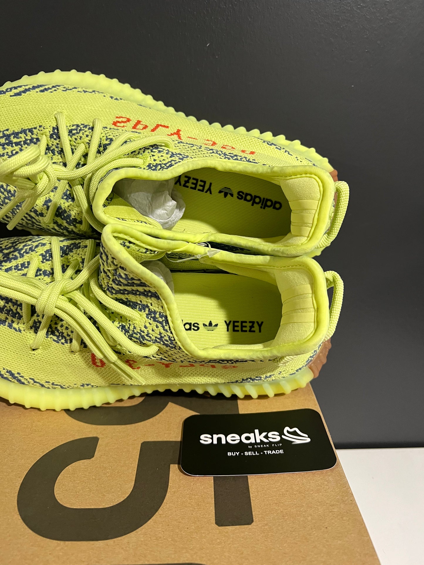 NEW Yeezy Boost 350 V2 Semi Frozen Yellow B37572 SIZE 8M OG ALL AG25-249