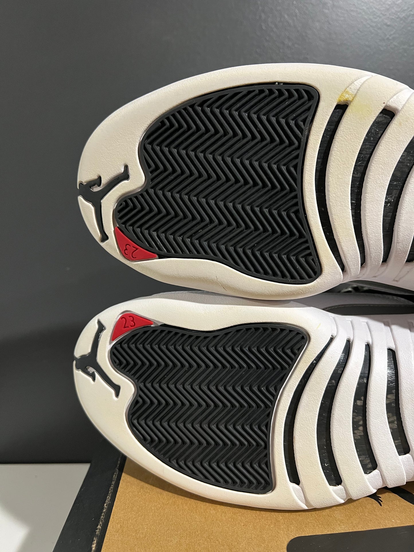 USED Air Jordan 12 Retro Playoff 2022 CT8013-006 SIZE 9.5M OG ALL SP25-113