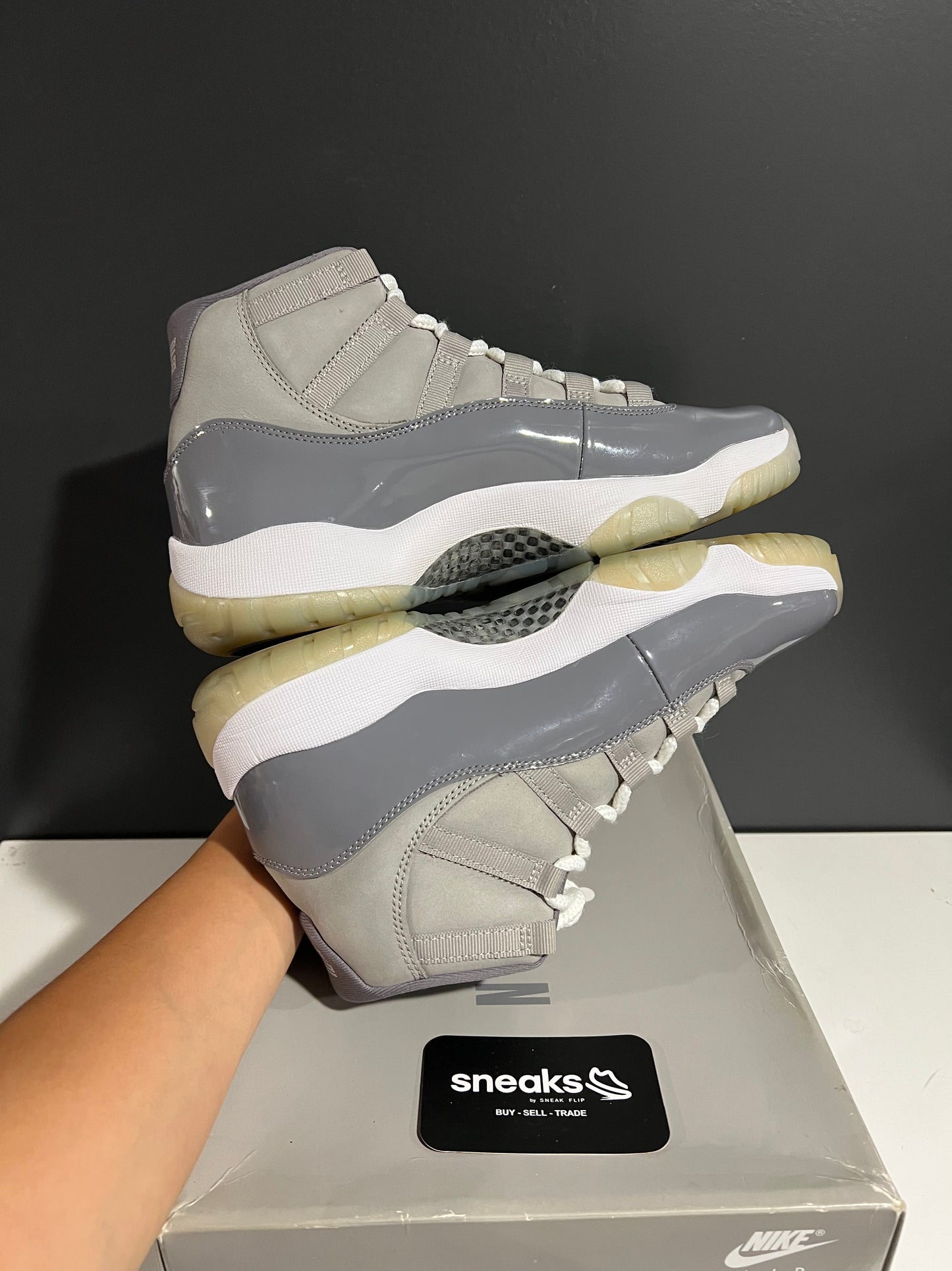 USED Air Jordan 11 Retro Cool Grey 2021 CT8012-005 SIZE 8.5M OG ALL AG25-201