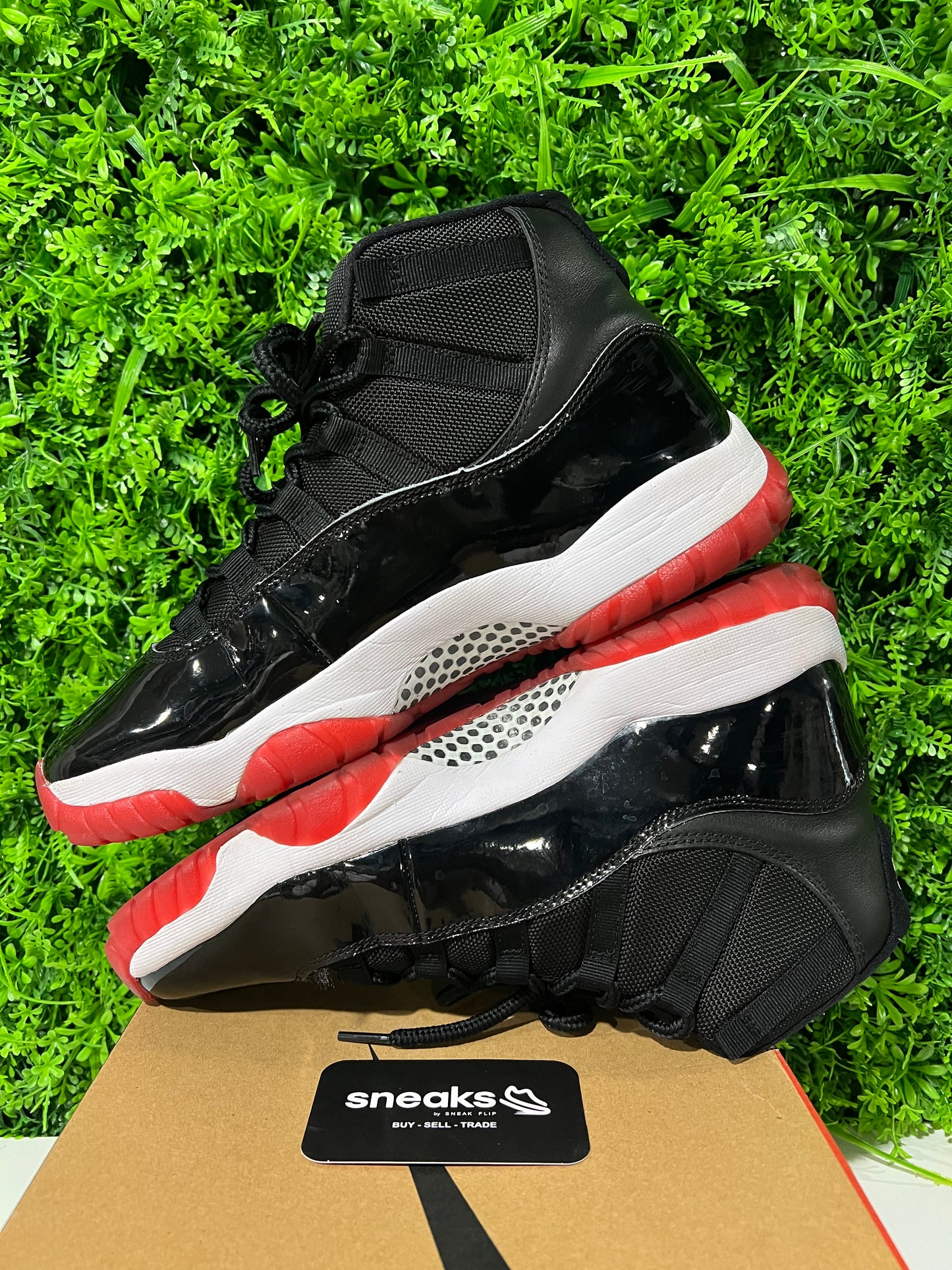 USED Air Jordan 11 Retro Bred 2019 378037-061 SIZE 11M OG ALL