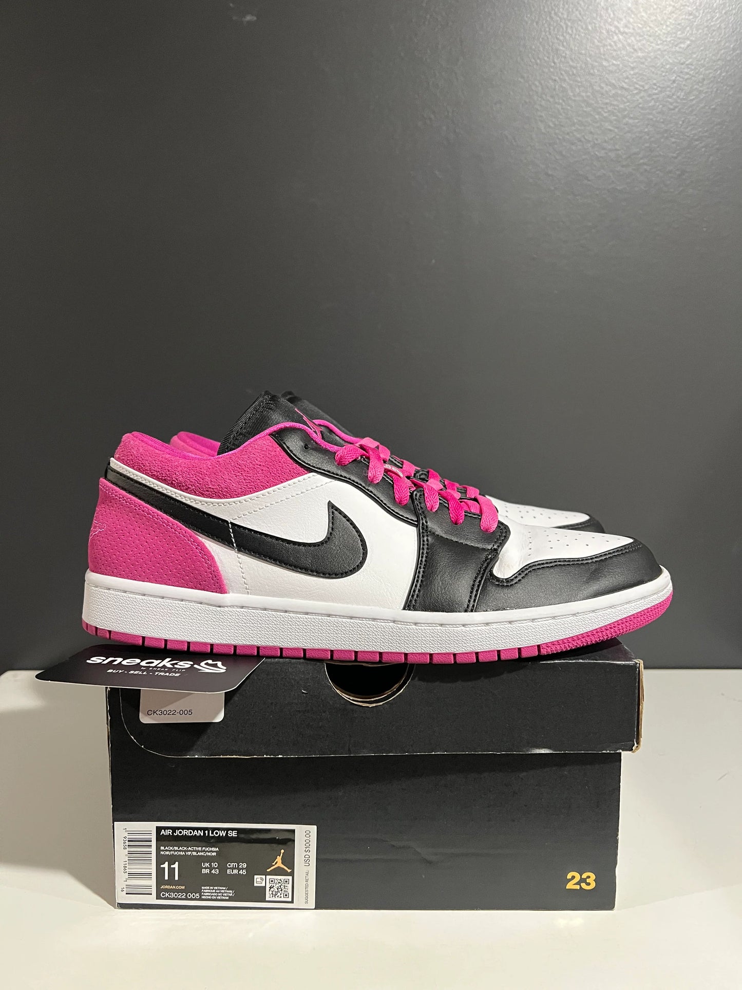 Jordan 1 Low Black Active Fuchsia - Used