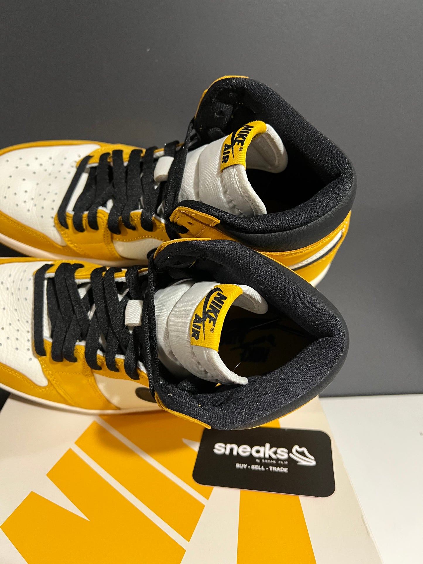 USED Air Jordan 1 Retro High OG Yellow Ochre DZ5485-701 SIZE 9.5M OG ALL JY25-83