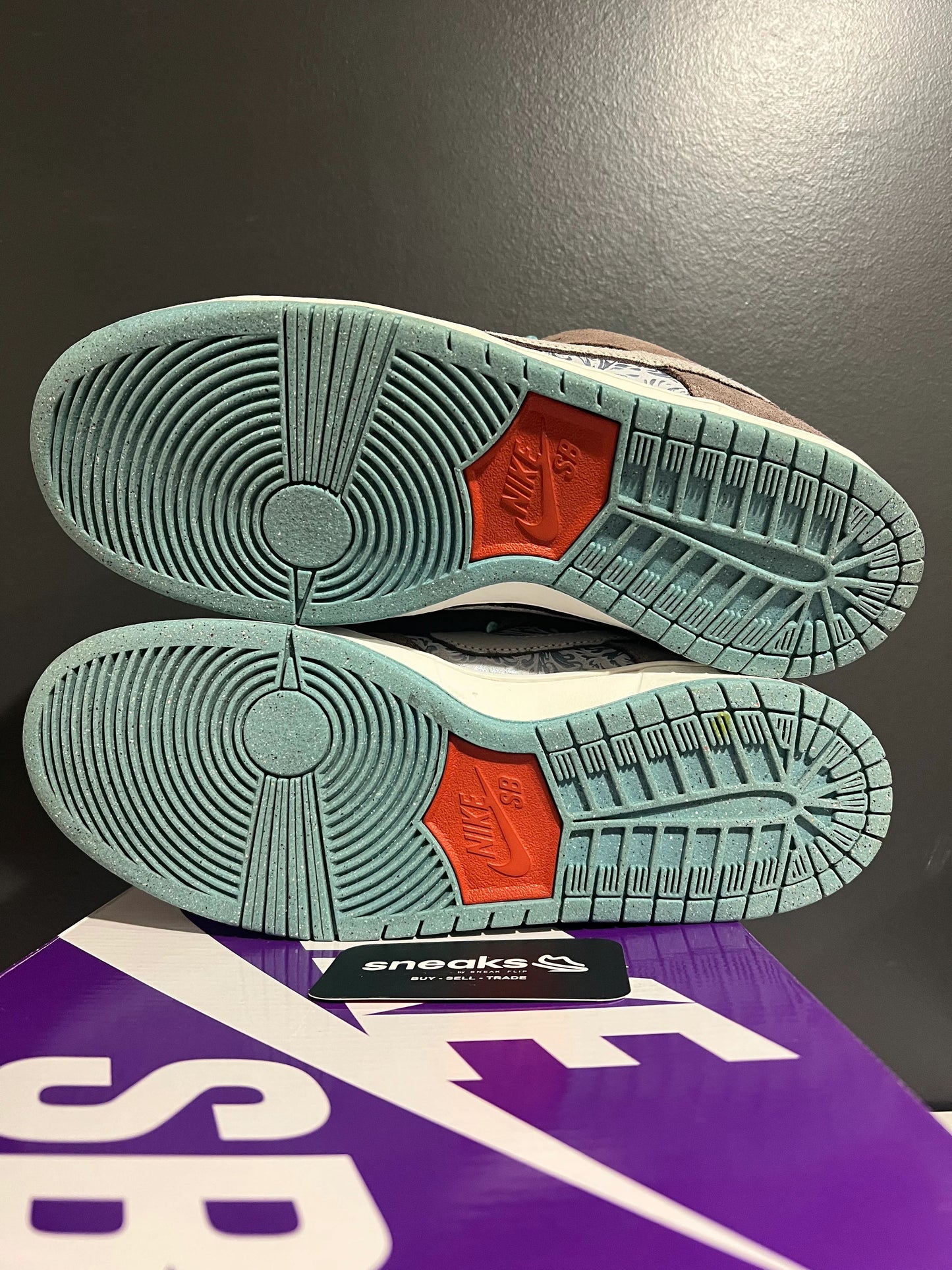 Nike SB Dunk Low Big Money Savings - Used