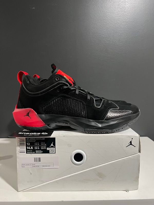 NEW SIZE 13M Jordan 37 Bred