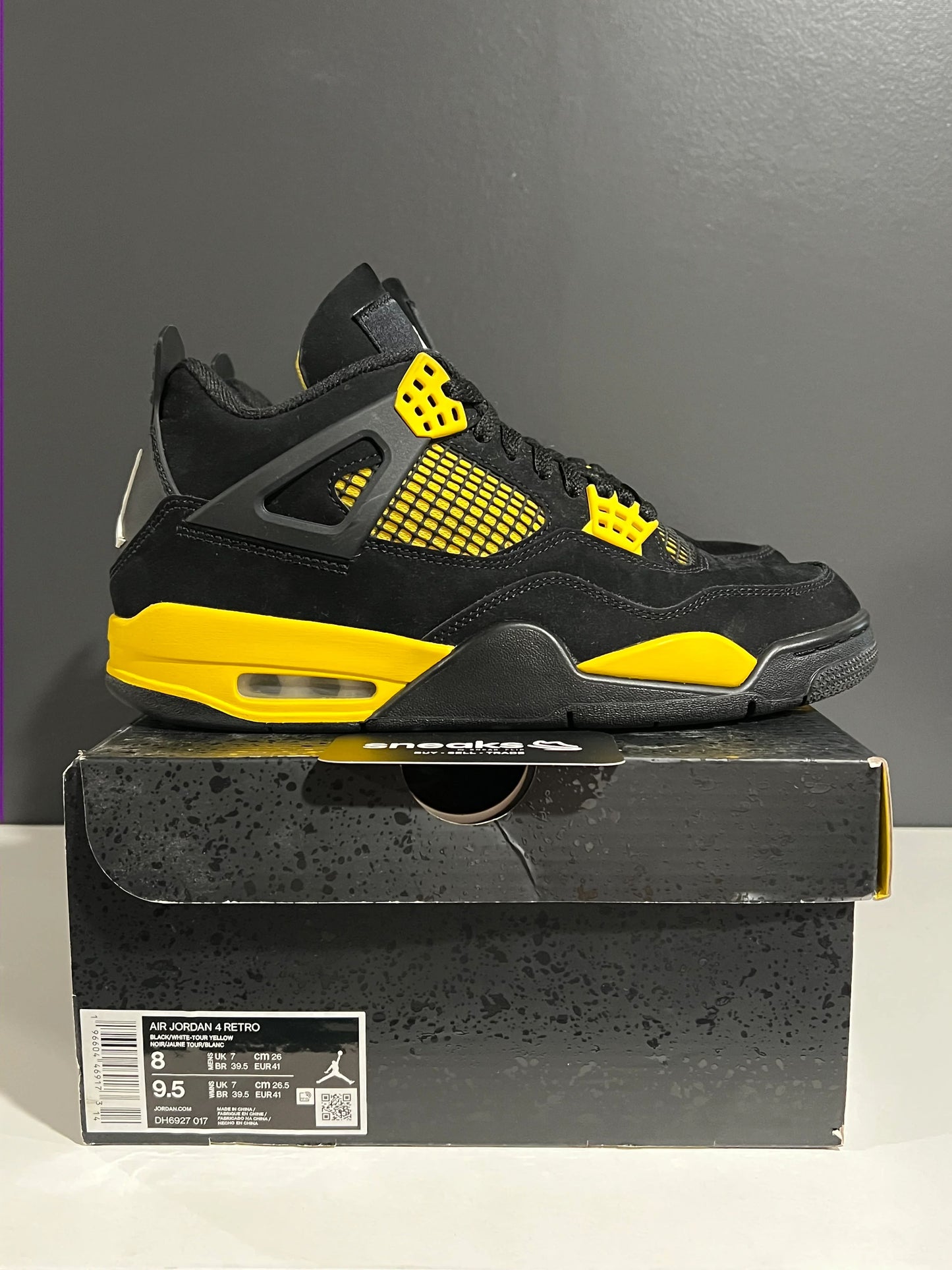Jordan 4 Retro Thunder (2023) - Used